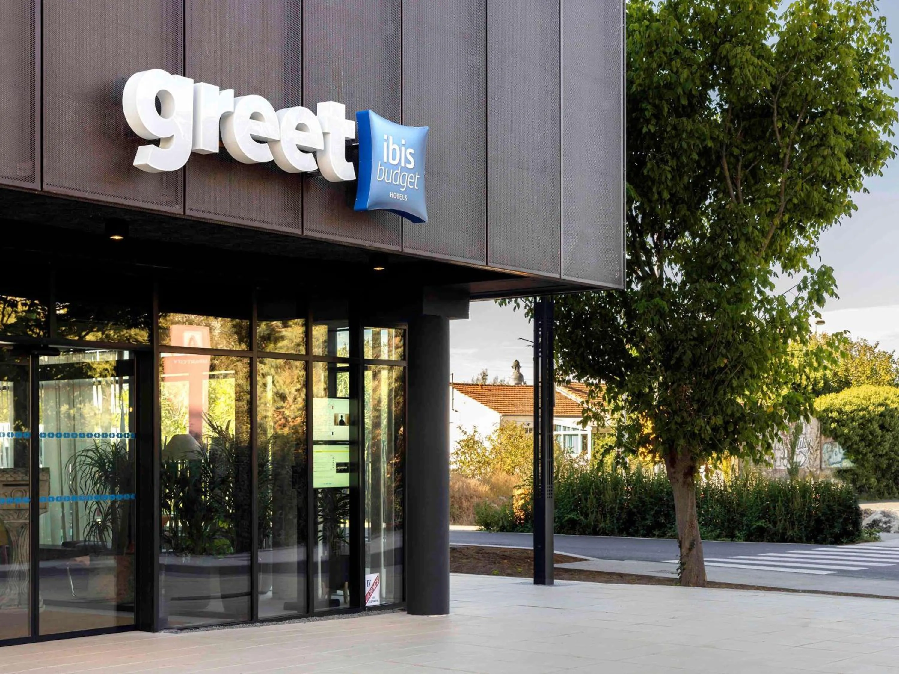 Property building in greet Hotel La Rochelle Centre