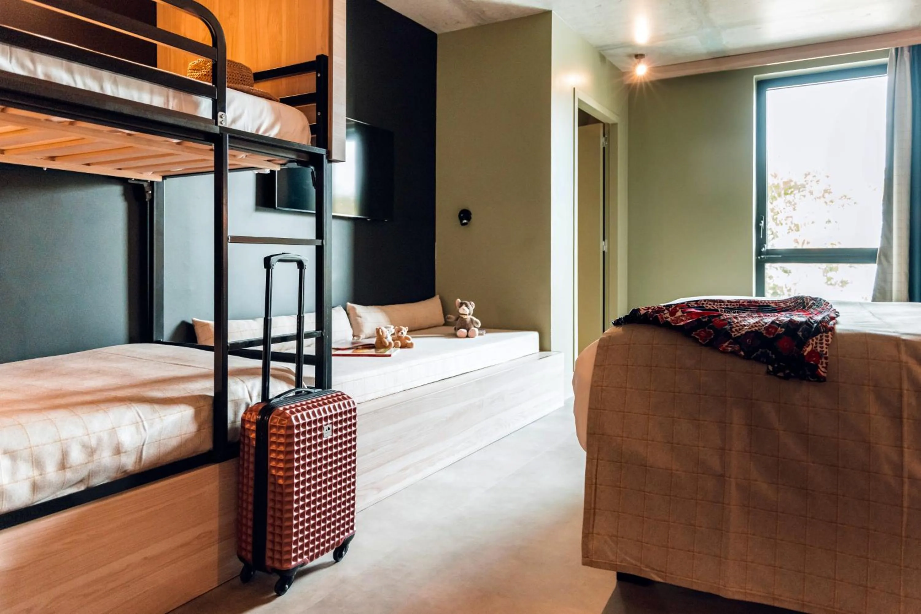 Photo of the whole room, Bed in ibis Styles La Rochelle Centre Gare