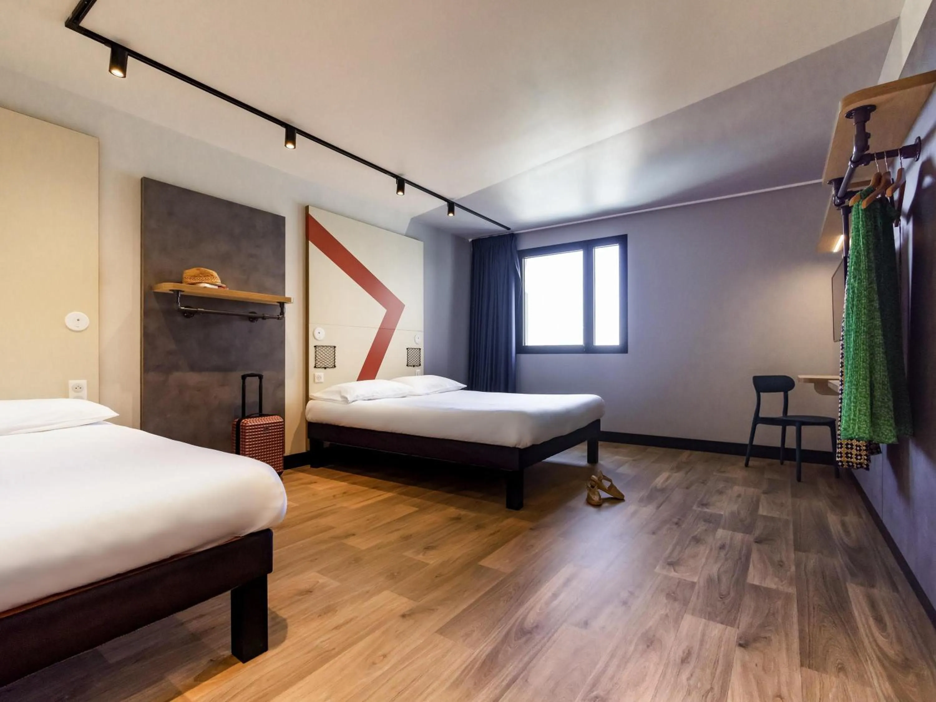 Bedroom, Bed in ibis Budget La Rochelle Centre gare