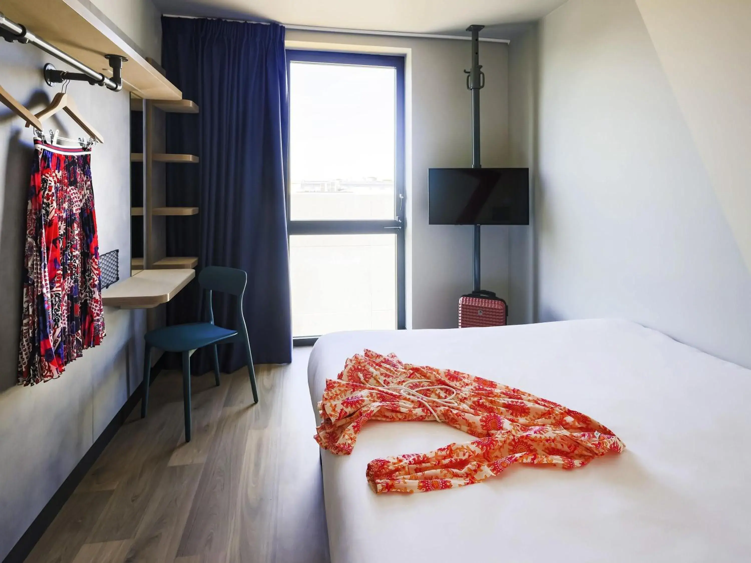 Bedroom, Bed in ibis Budget La Rochelle Centre gare Bedroom, Bed in ibis Budget La Rochelle Centre gare