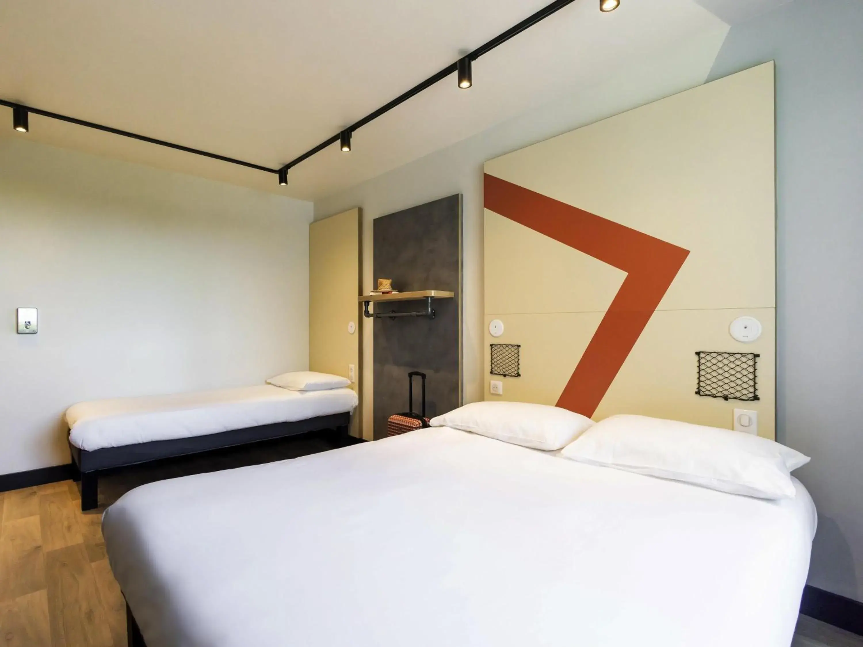 Bedroom, Bed in ibis Budget La Rochelle Centre gare Bedroom, Bed in ibis Budget La Rochelle Centre gare