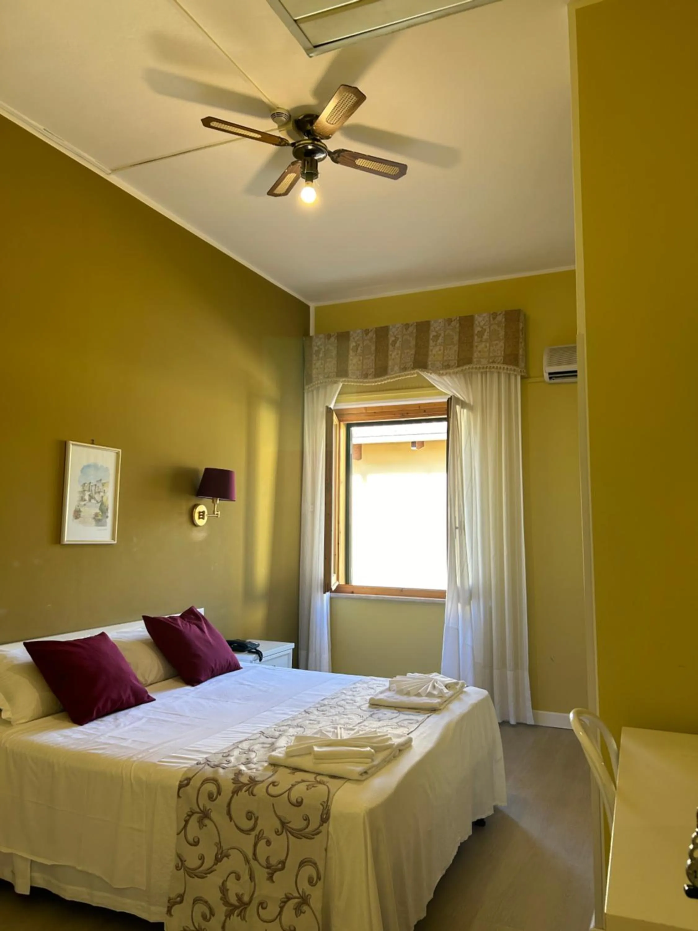 Photo of the whole room, Bed in Hotel Duca Della Corgna