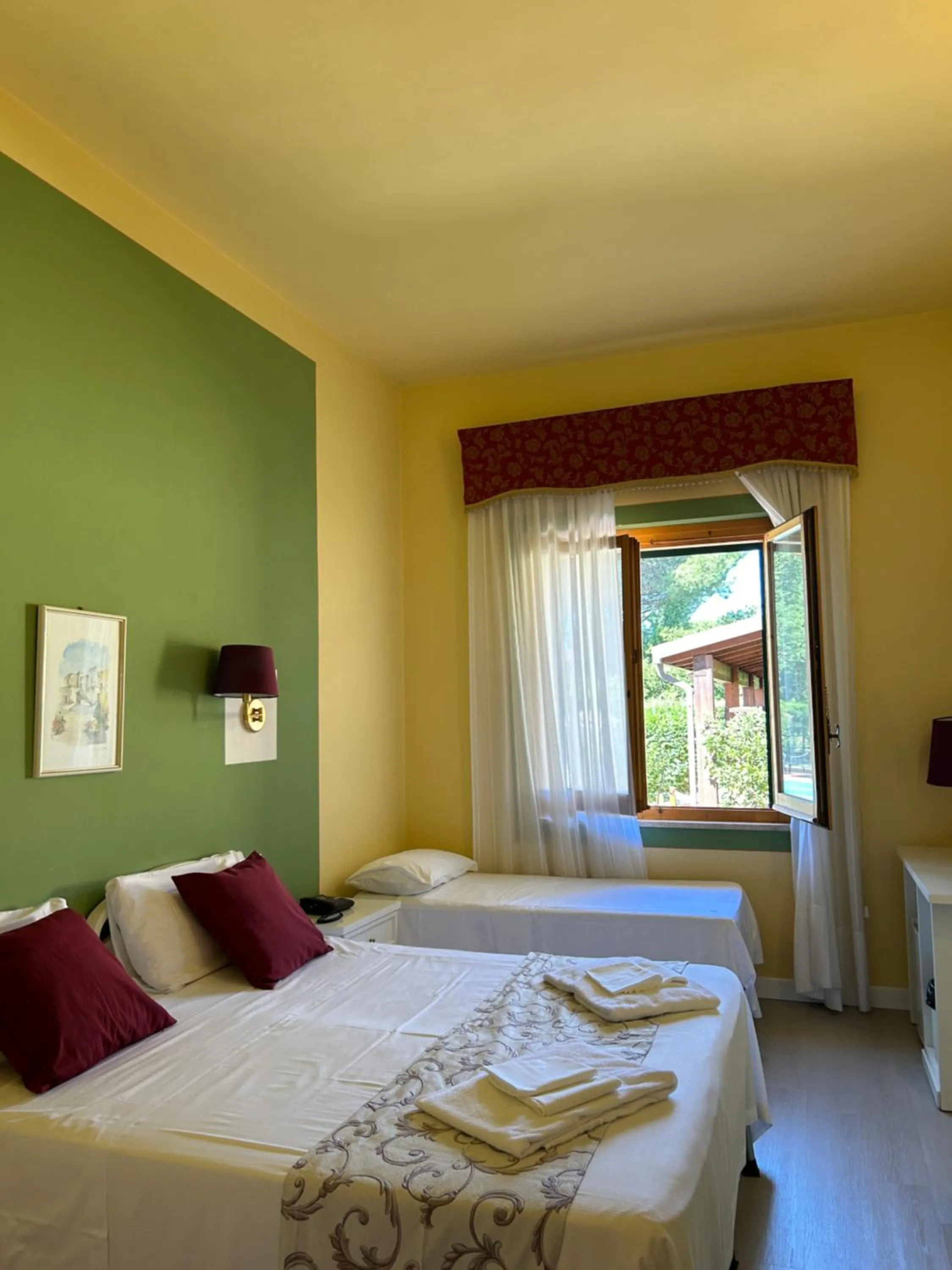 Bed in Hotel Duca Della Corgna