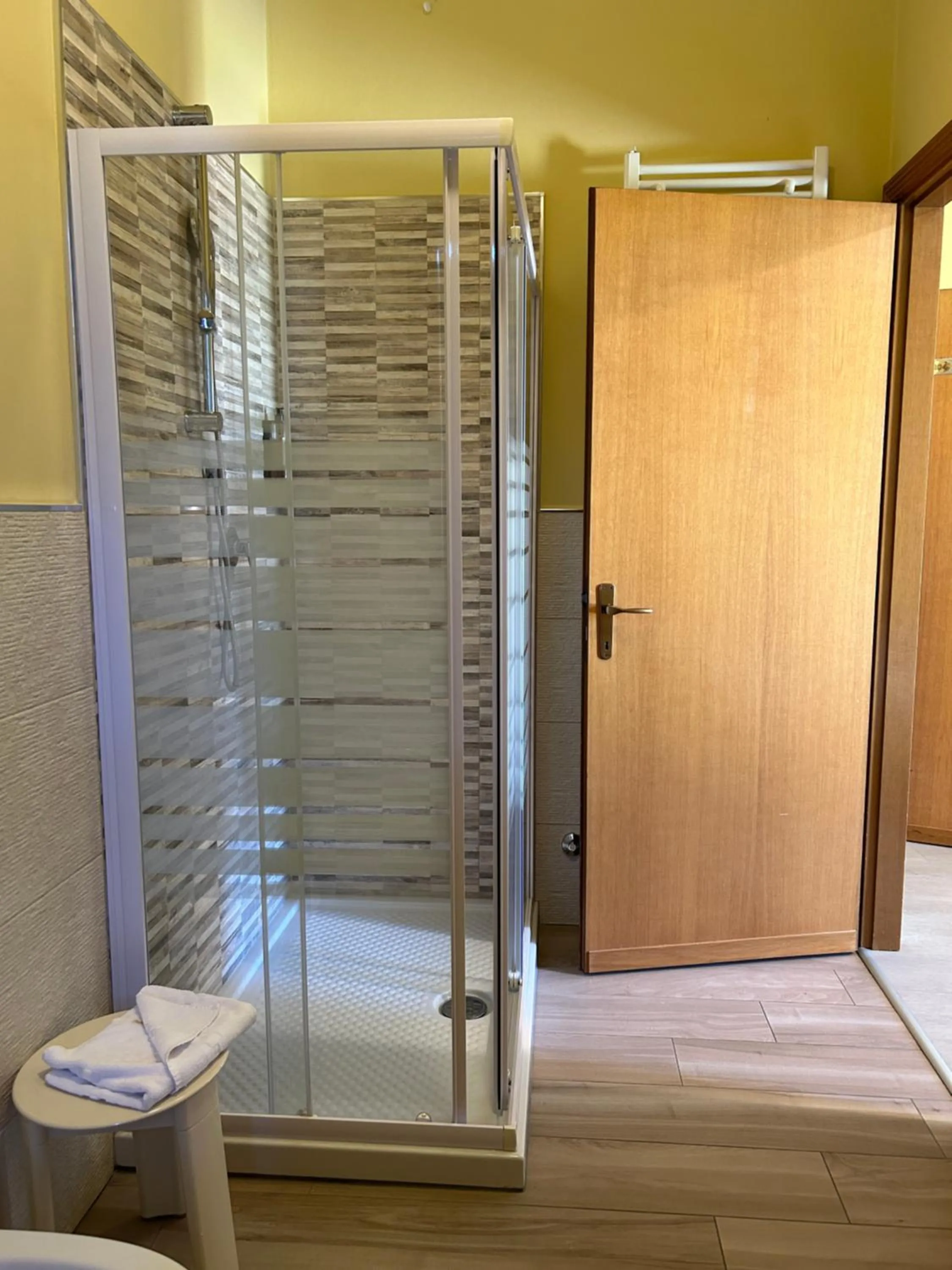 Shower in Hotel Duca Della Corgna