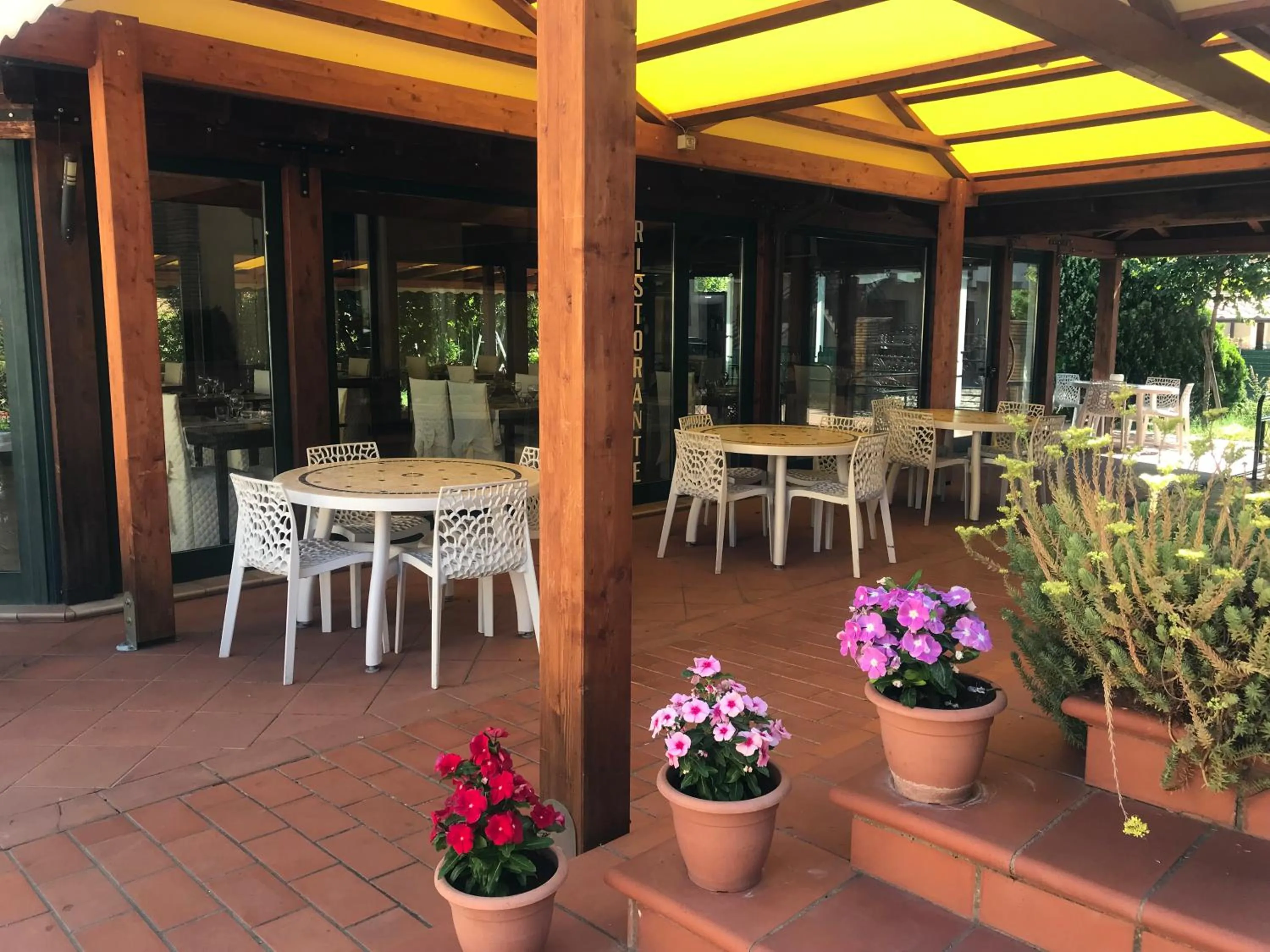 Patio in Hotel Duca Della Corgna