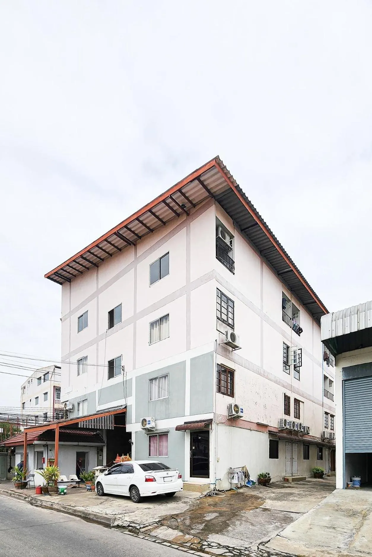 Property building in Freesia Bangphi Guest House