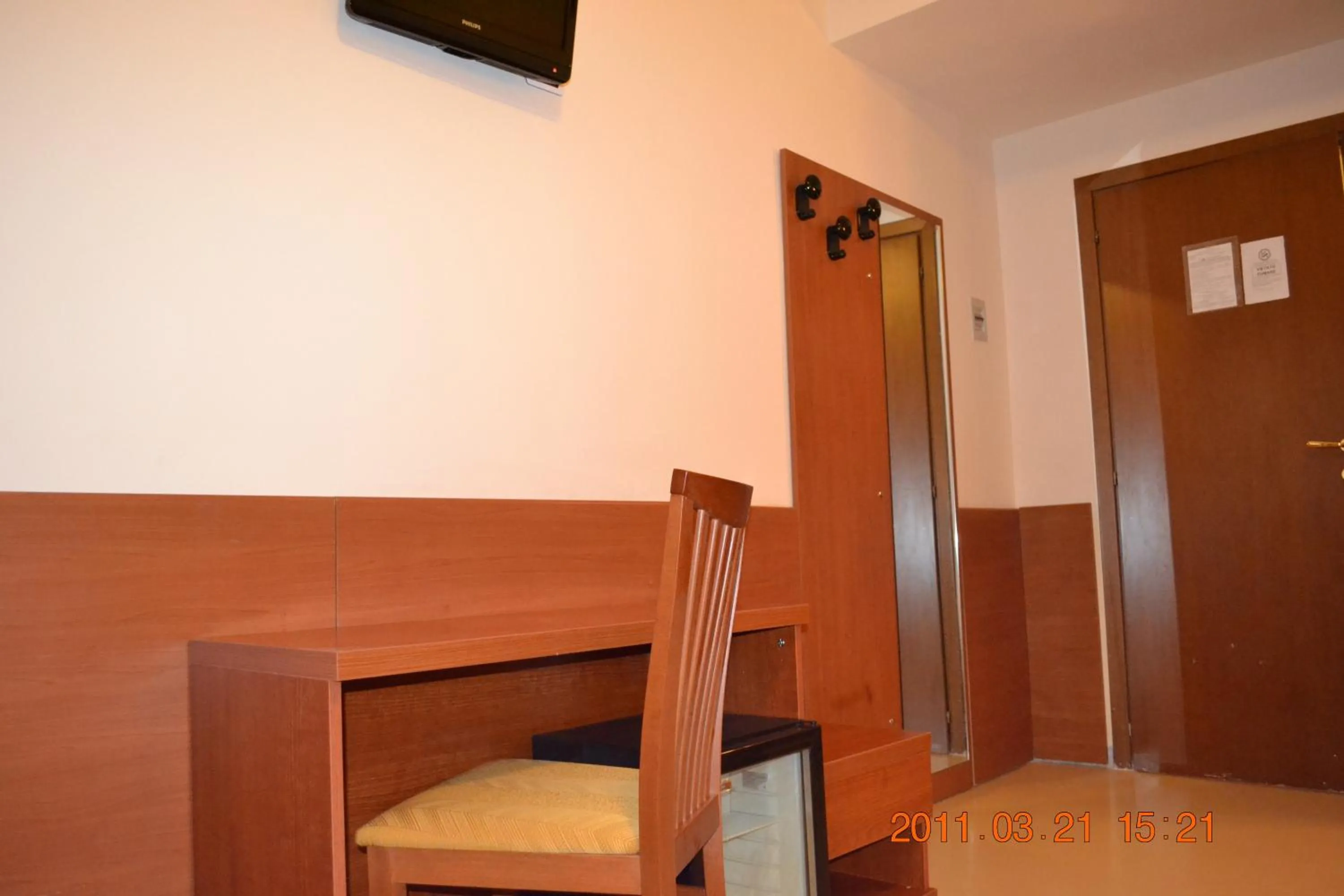 Seating area, Bed in Hotel Everest