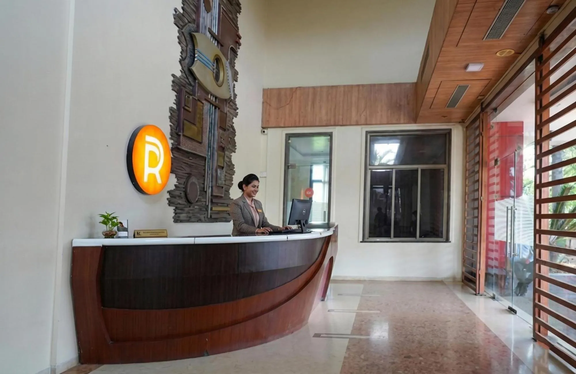 Lobby or reception in FabHotel Prime Rester Select Chakan