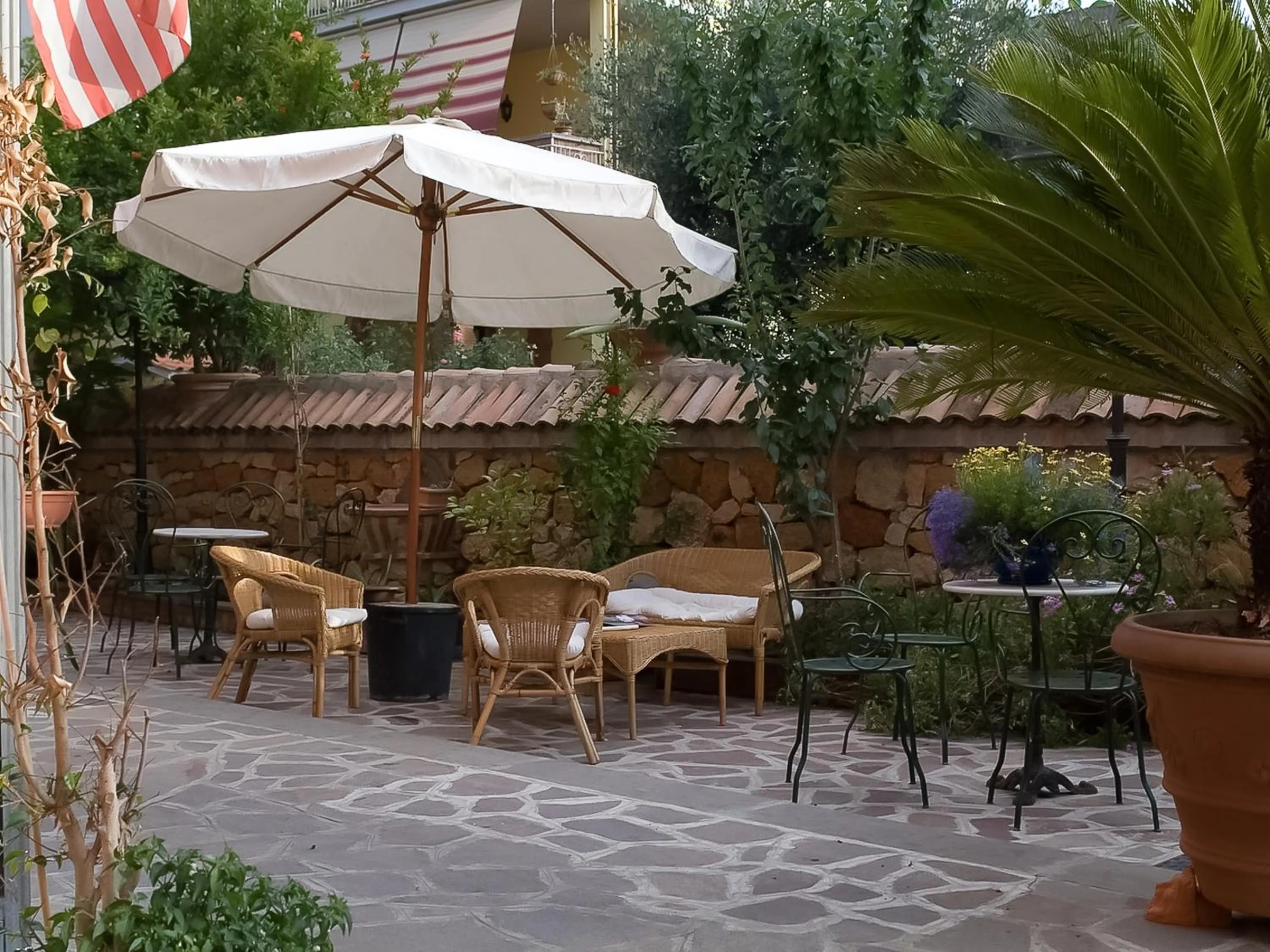 Patio in Hotel Louis II