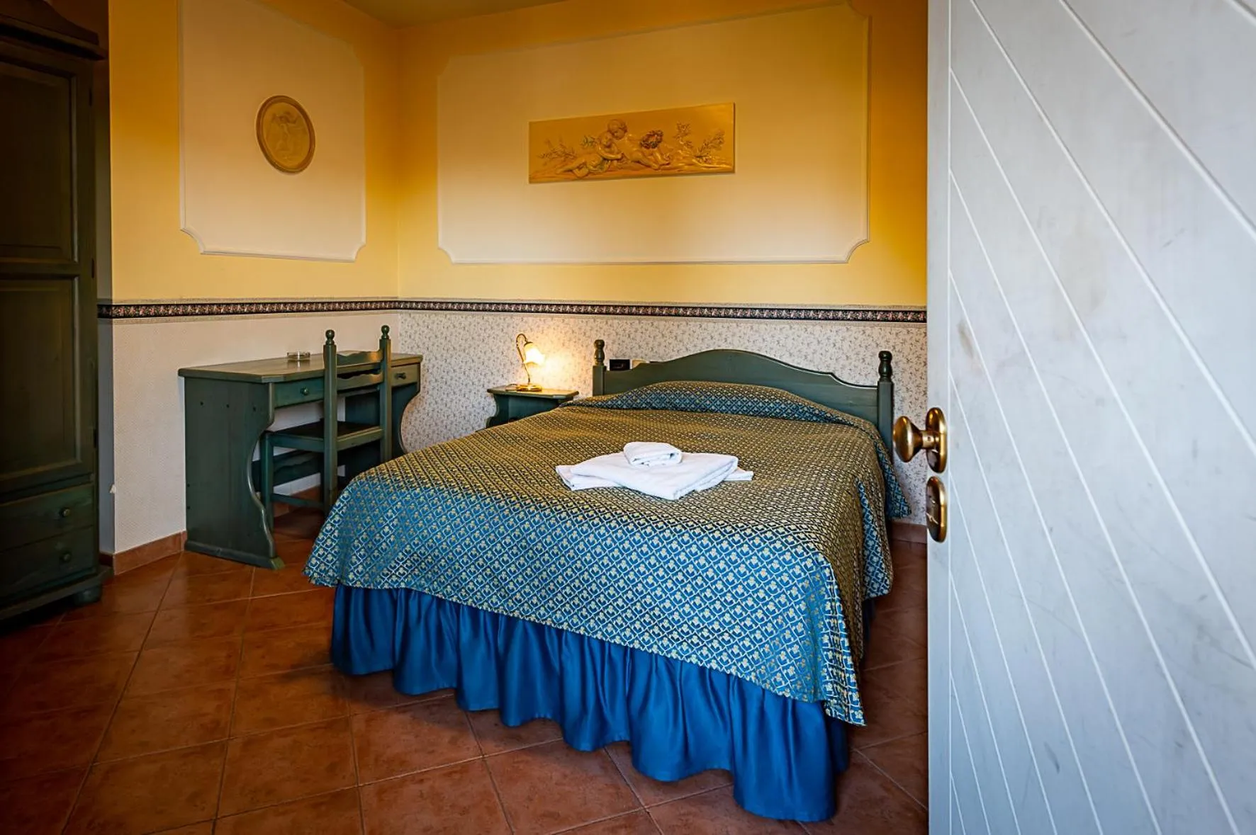 Bed in Hotel Louis II