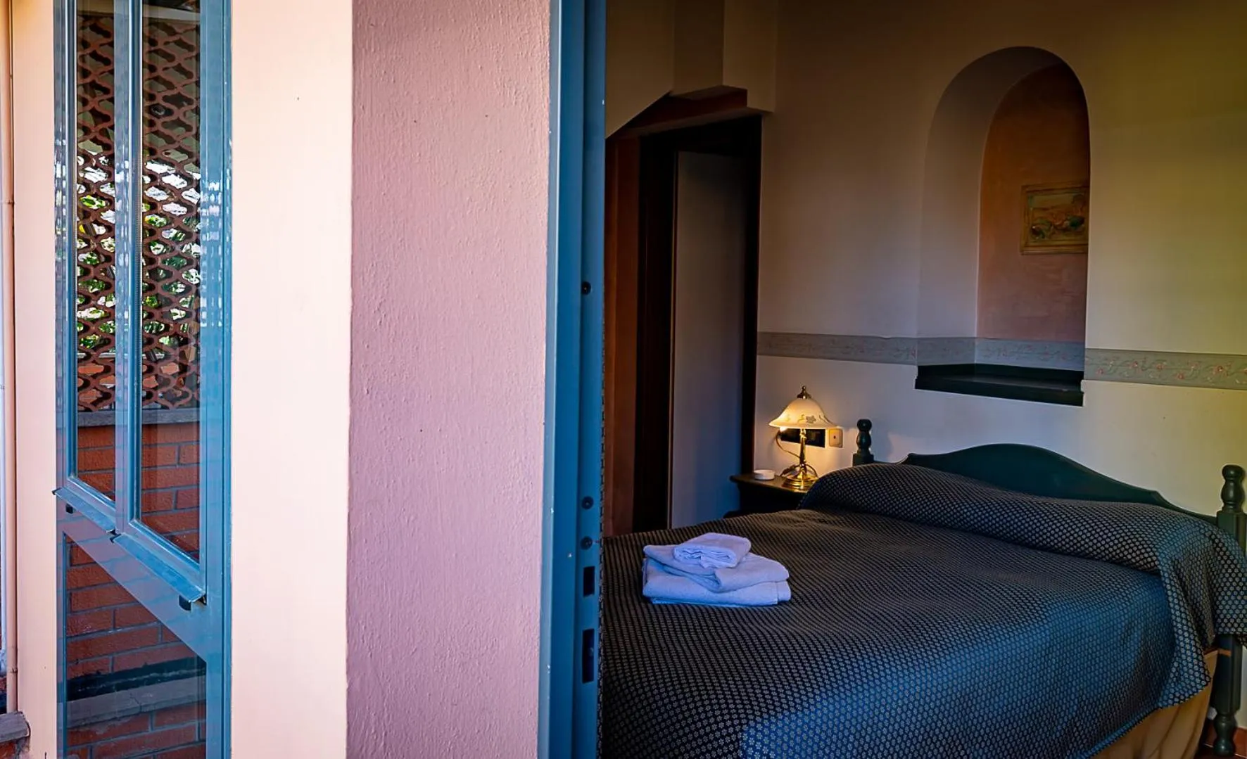 Photo of the whole room, Bed in Hotel Louis II