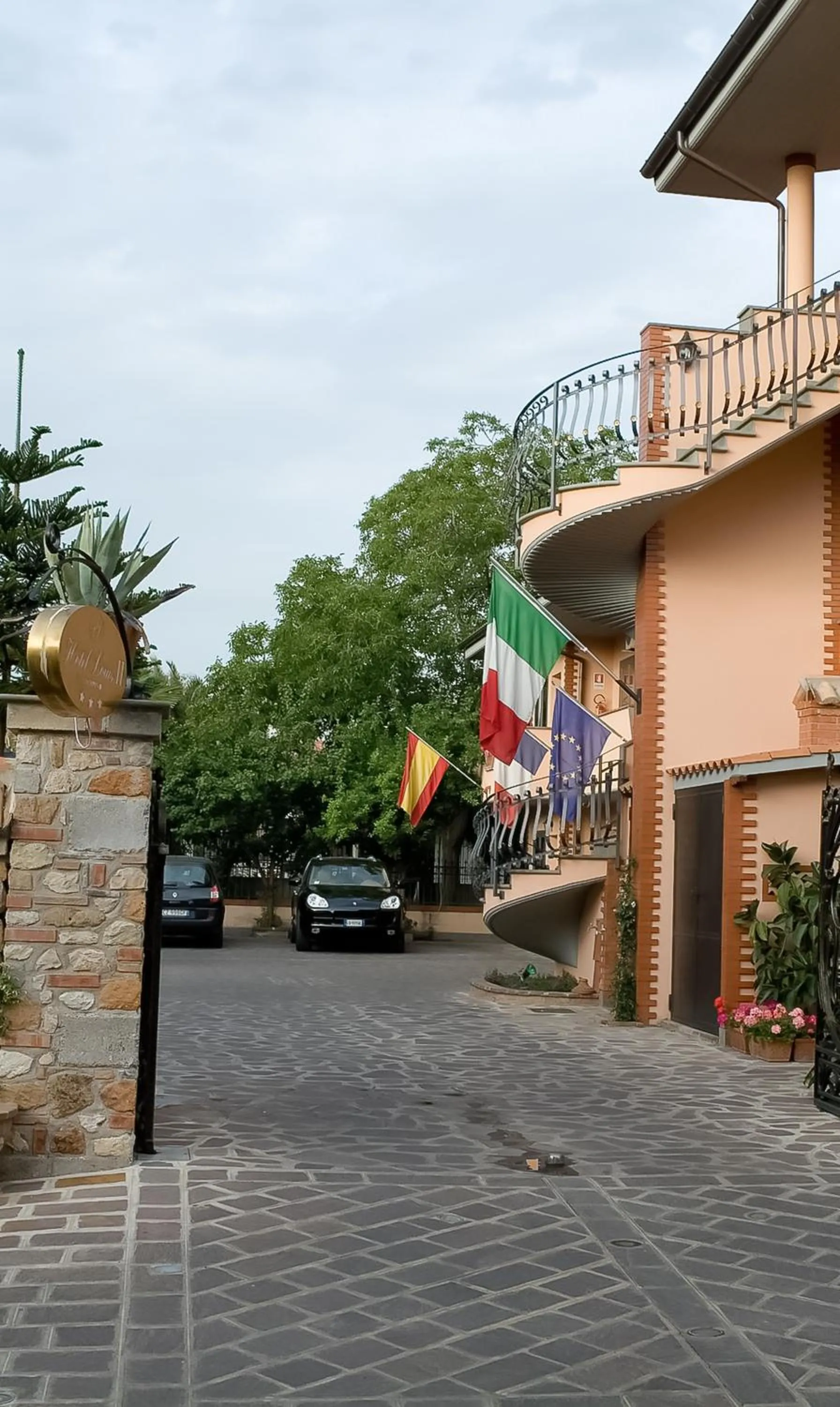 Facade/entrance in Hotel Louis II