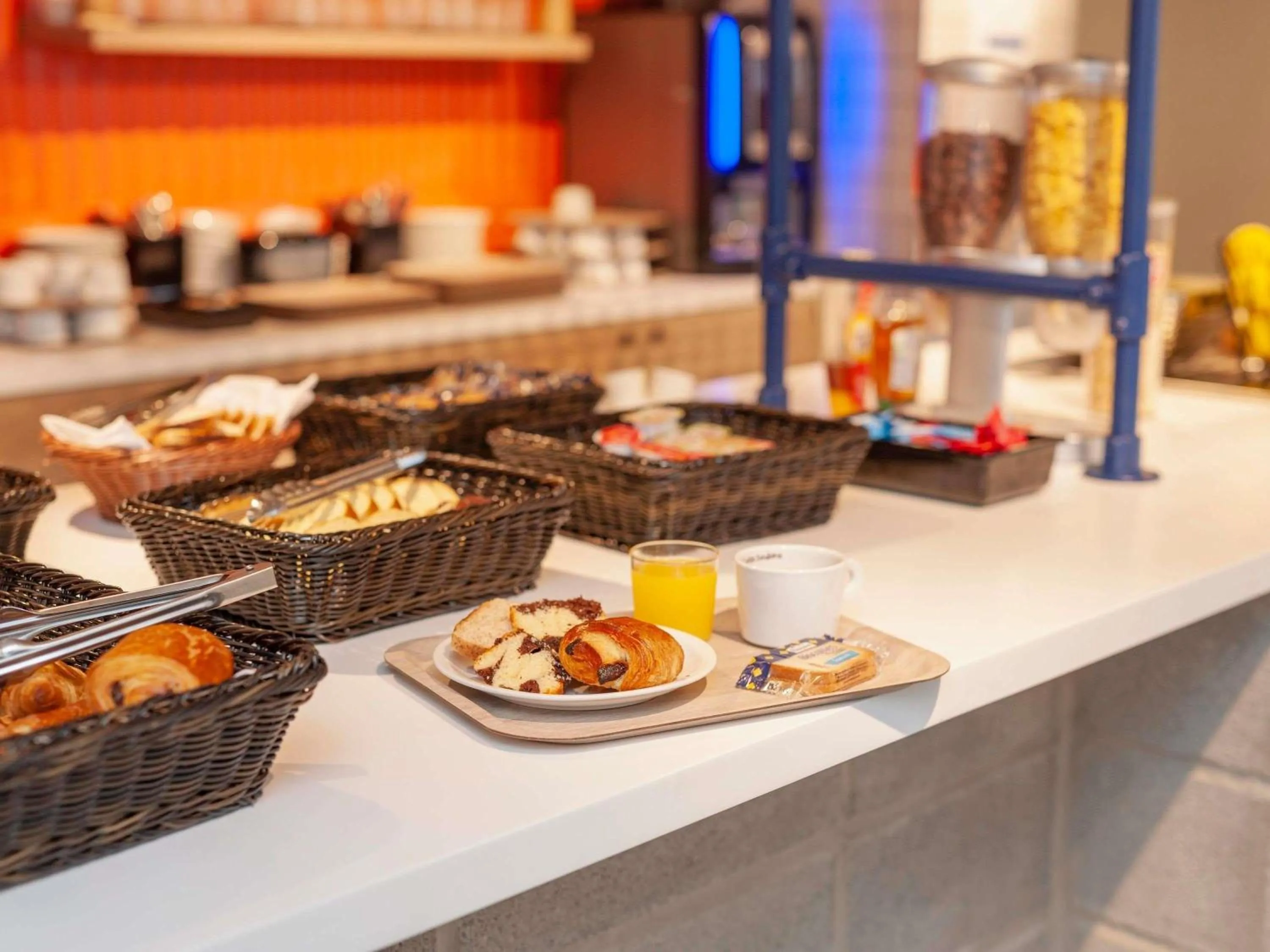 Breakfast in Ibis Budget Mont De Marsan