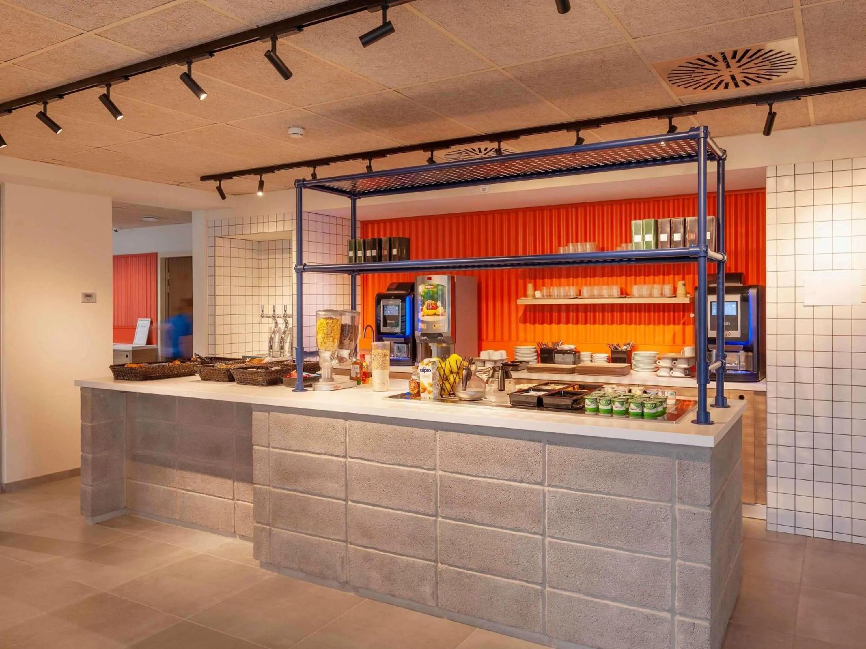 Breakfast in Ibis Budget Mont De Marsan