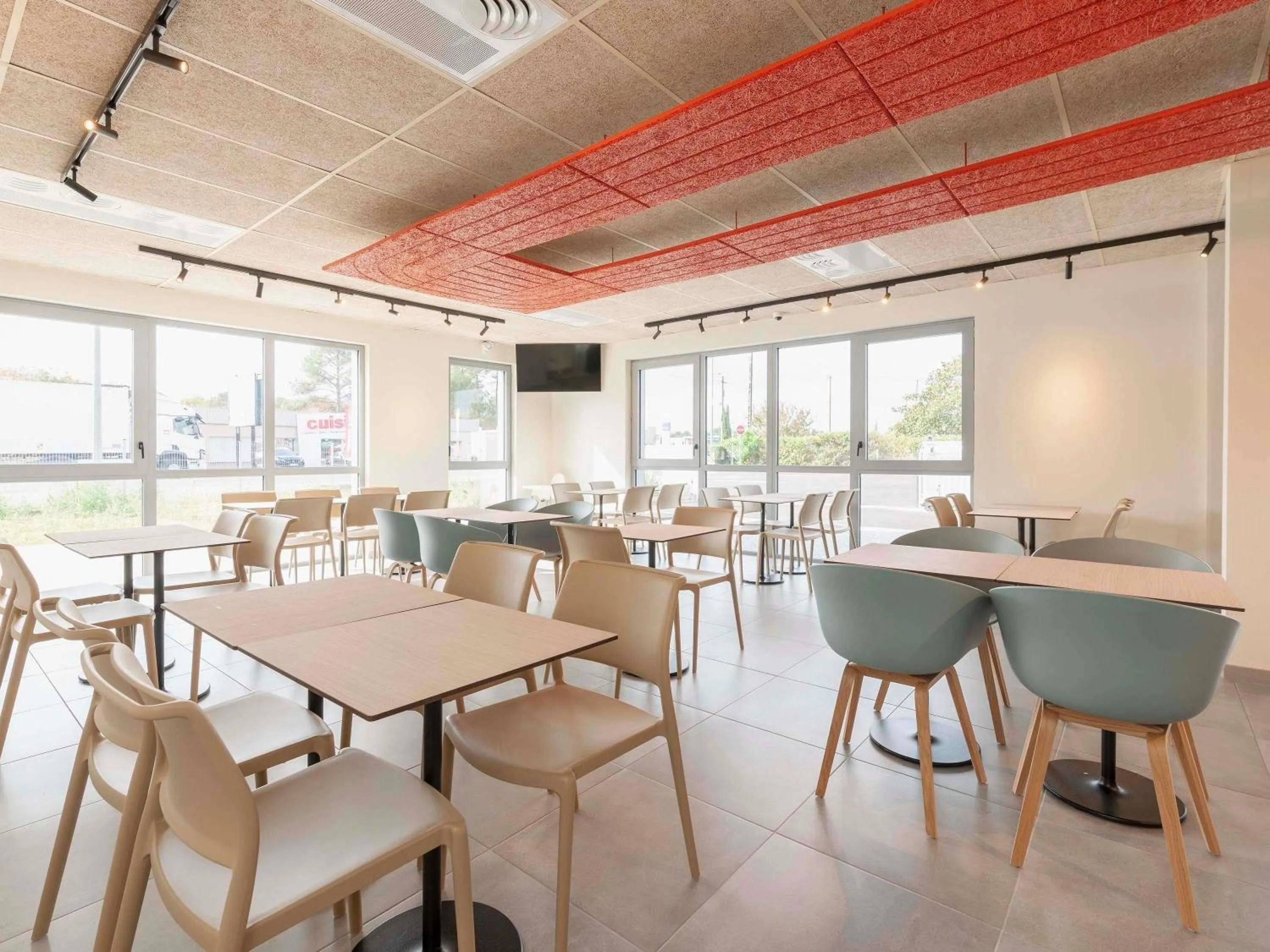 Breakfast in Ibis Budget Mont De Marsan