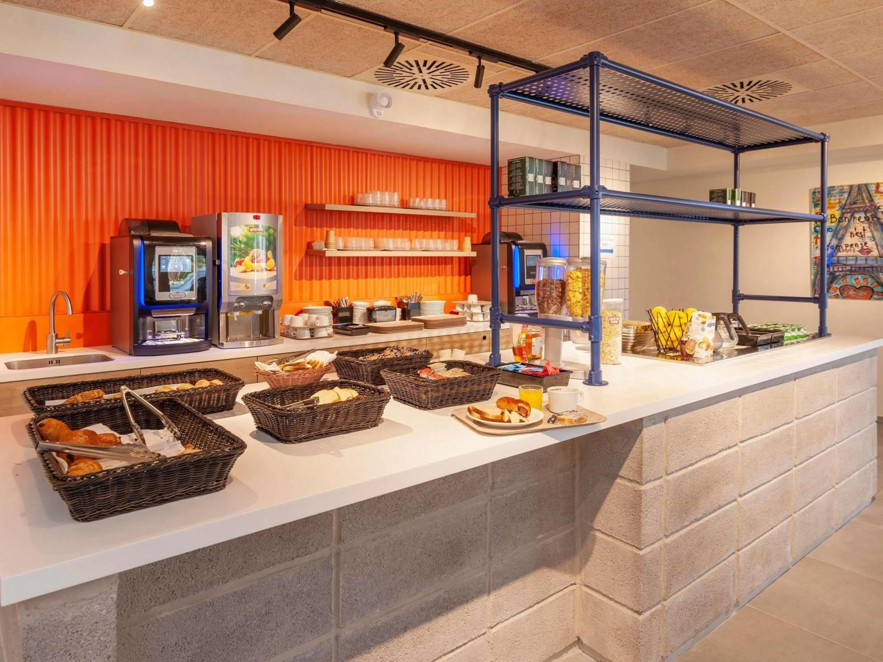 Property building in Ibis Budget Mont De Marsan