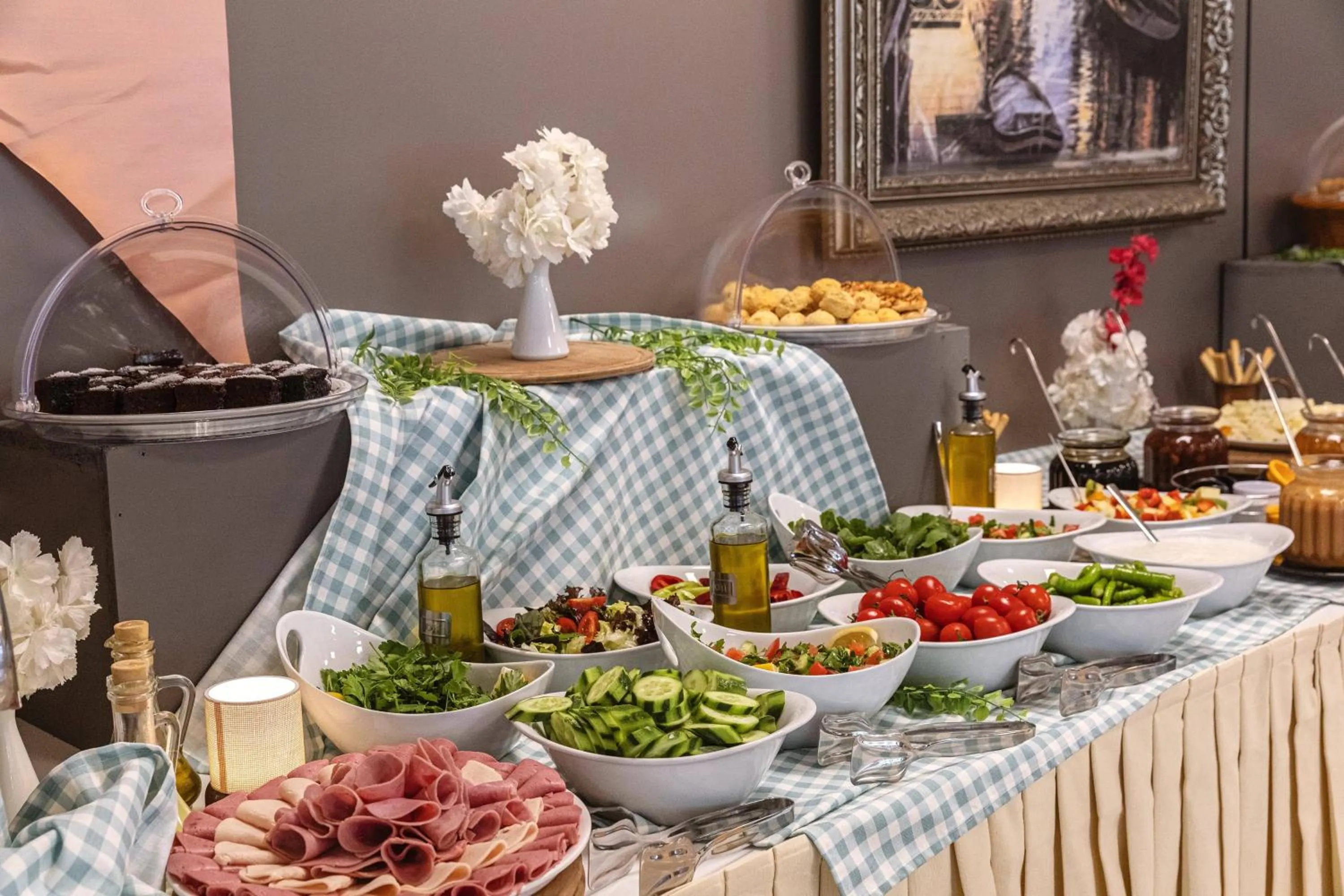 Buffet breakfast in KİRAZ BEACH OTEL