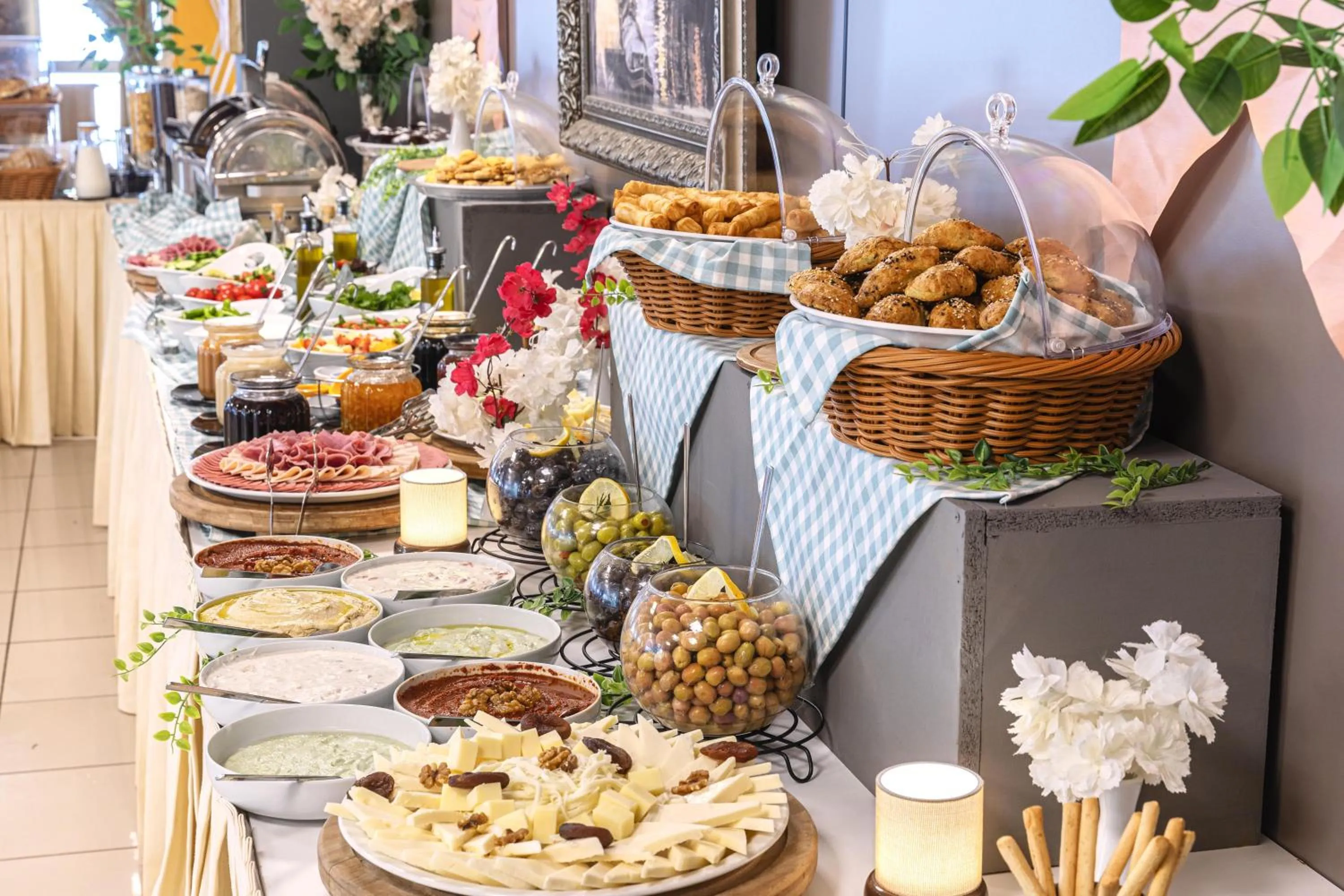 Buffet breakfast in KİRAZ BEACH OTEL