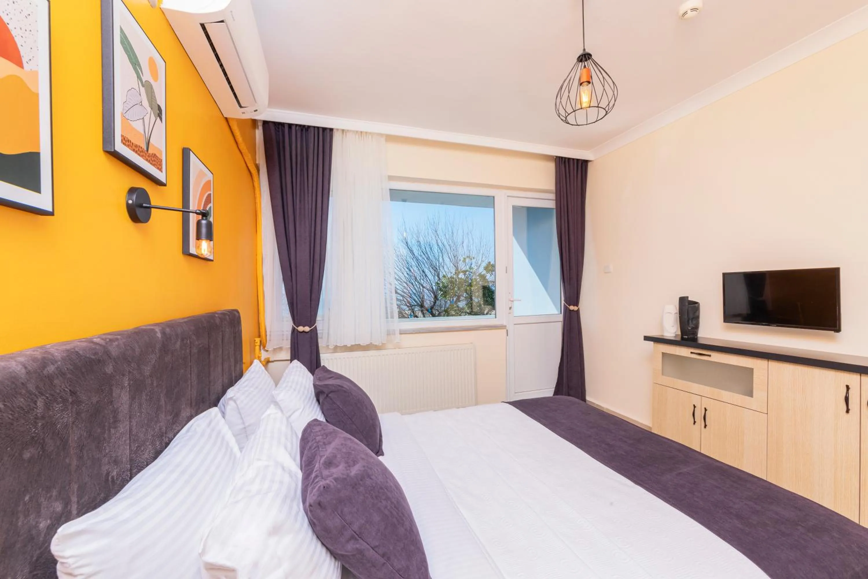 Bed in KİRAZ BEACH OTEL