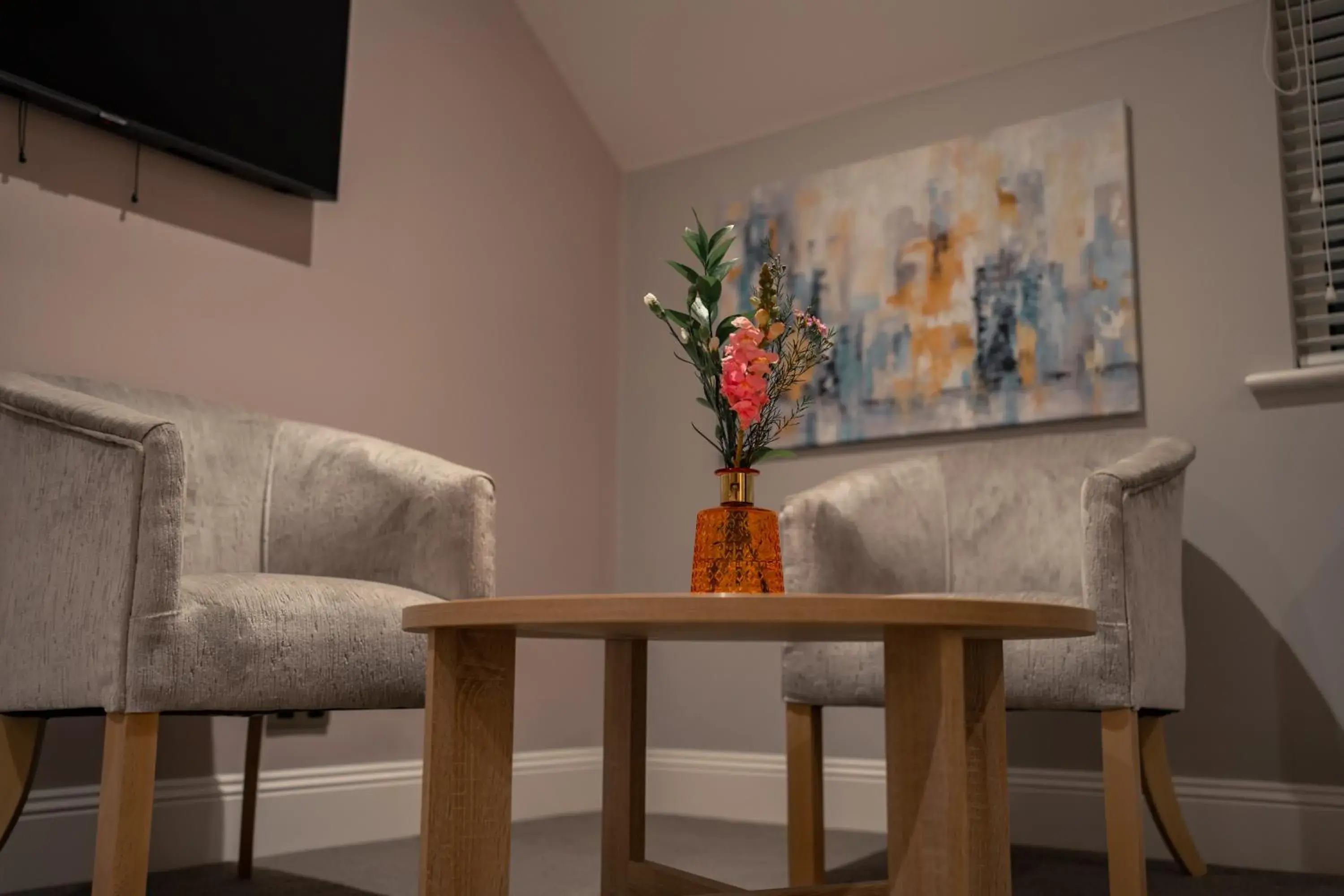 Signature - (Contemporary 4 poster bed, coffee machine, fridge) in Le Pommier Signature - (Contemporary 4 poster bed, coffee machine, fridge) in Le Pommier