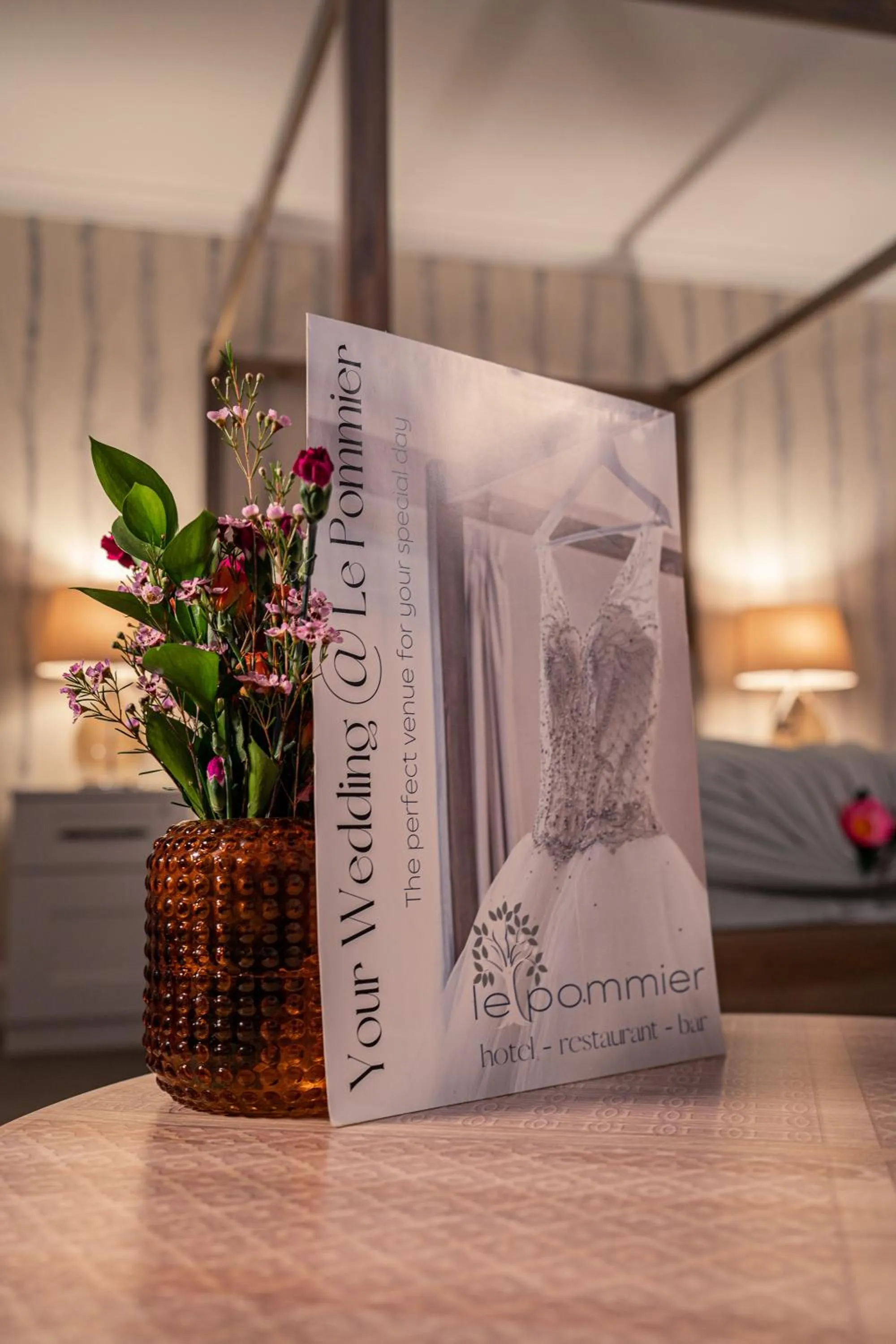 Decorative detail in Le Pommier