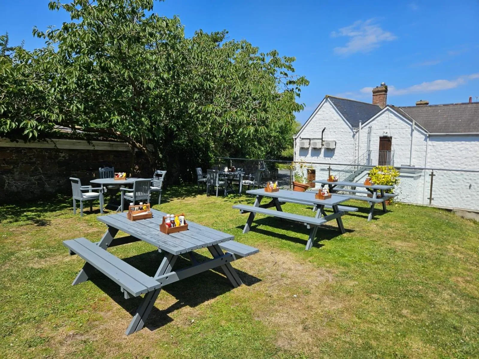 Swimming pool in Le Pommier
