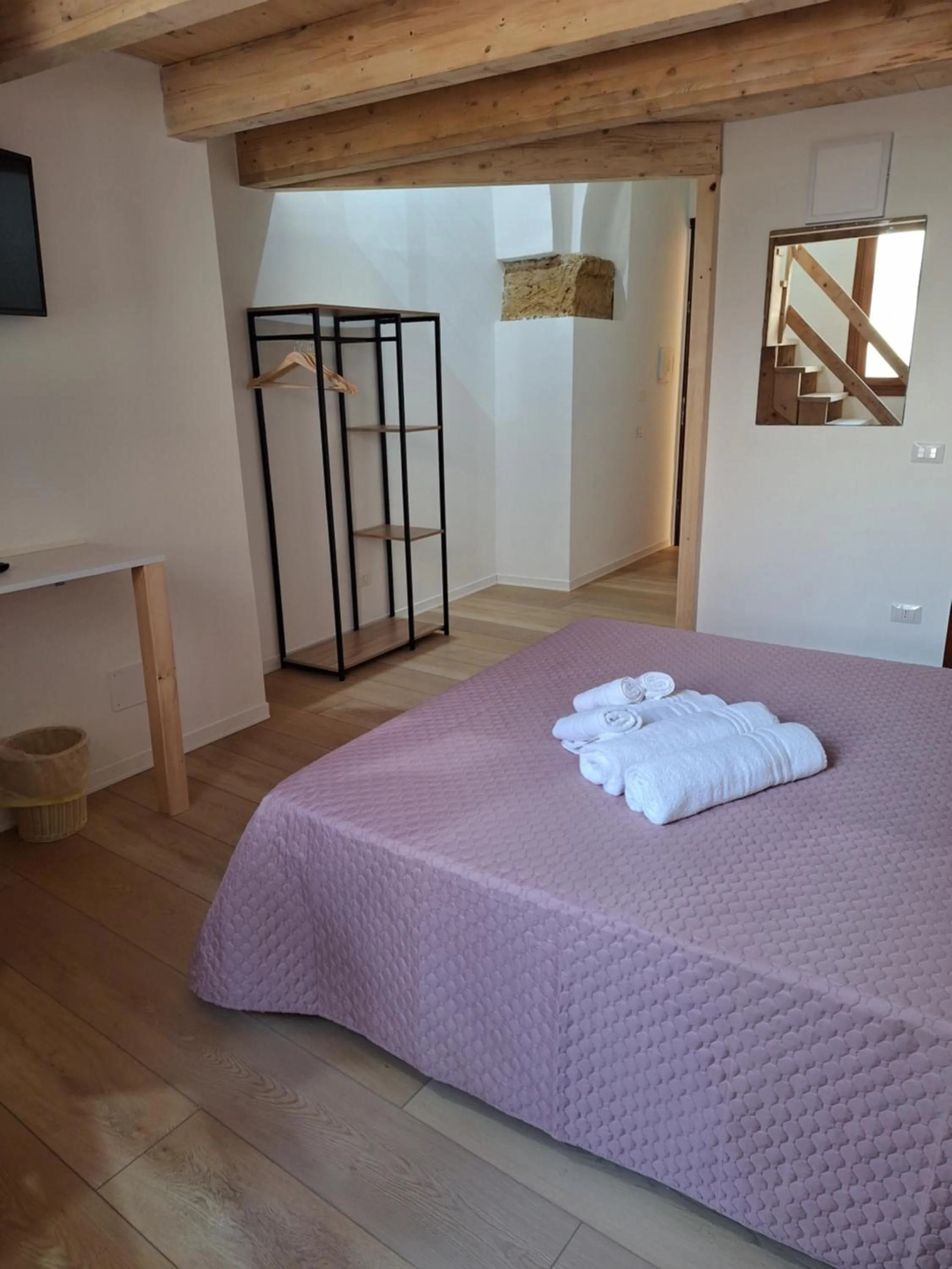 Photo of the whole room, Bed in Residence Cortile Mercè