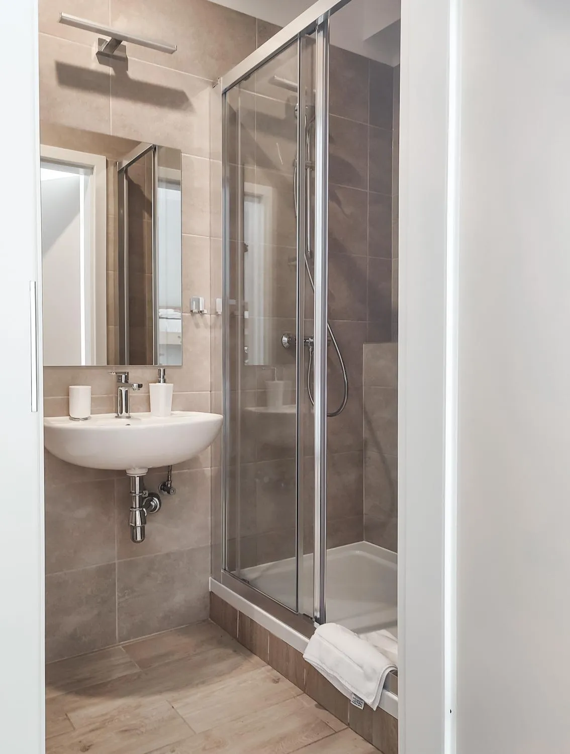 Shower in Apart Hostel S8