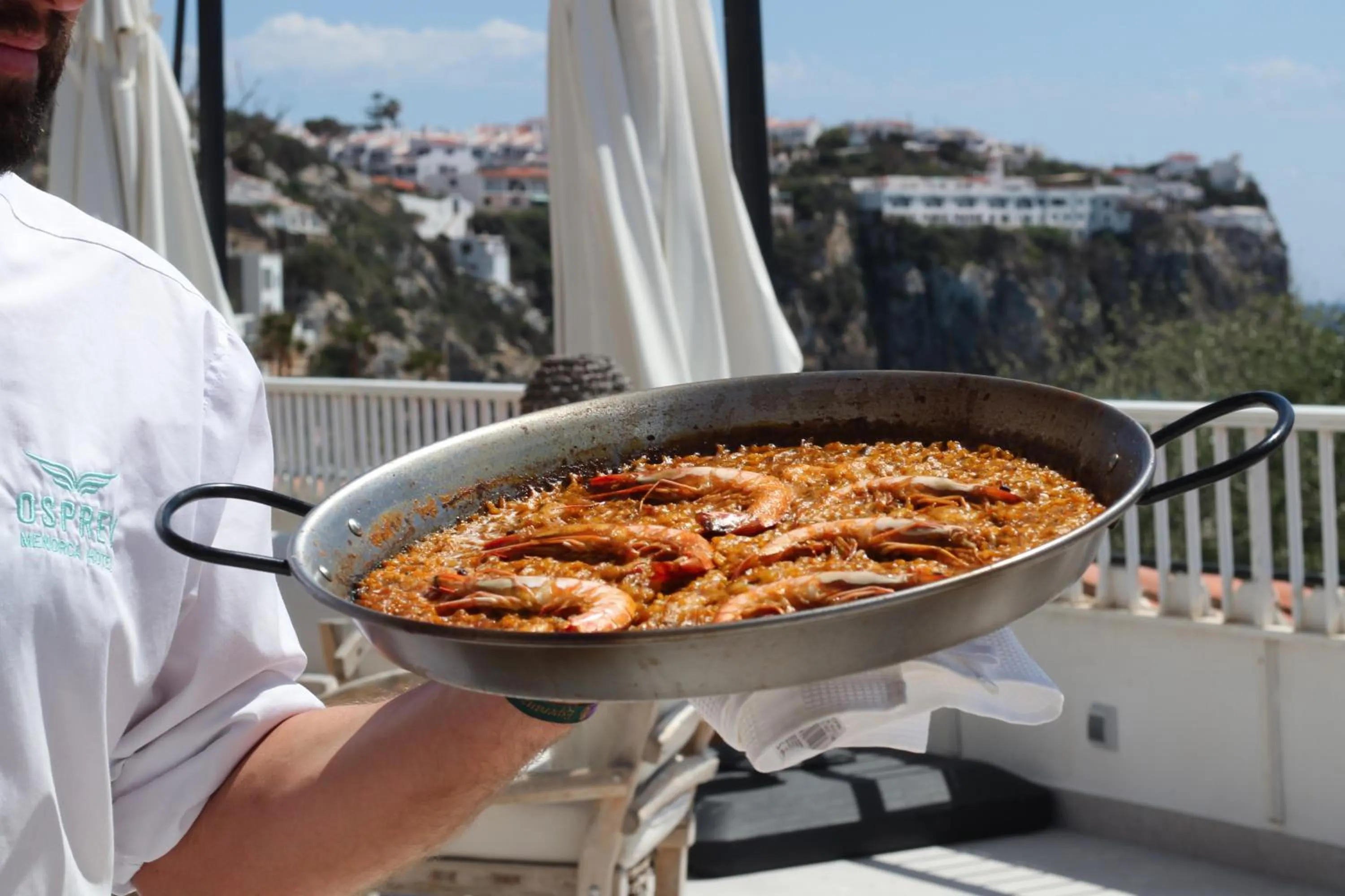Food and drinks in Osprey Menorca Hotel