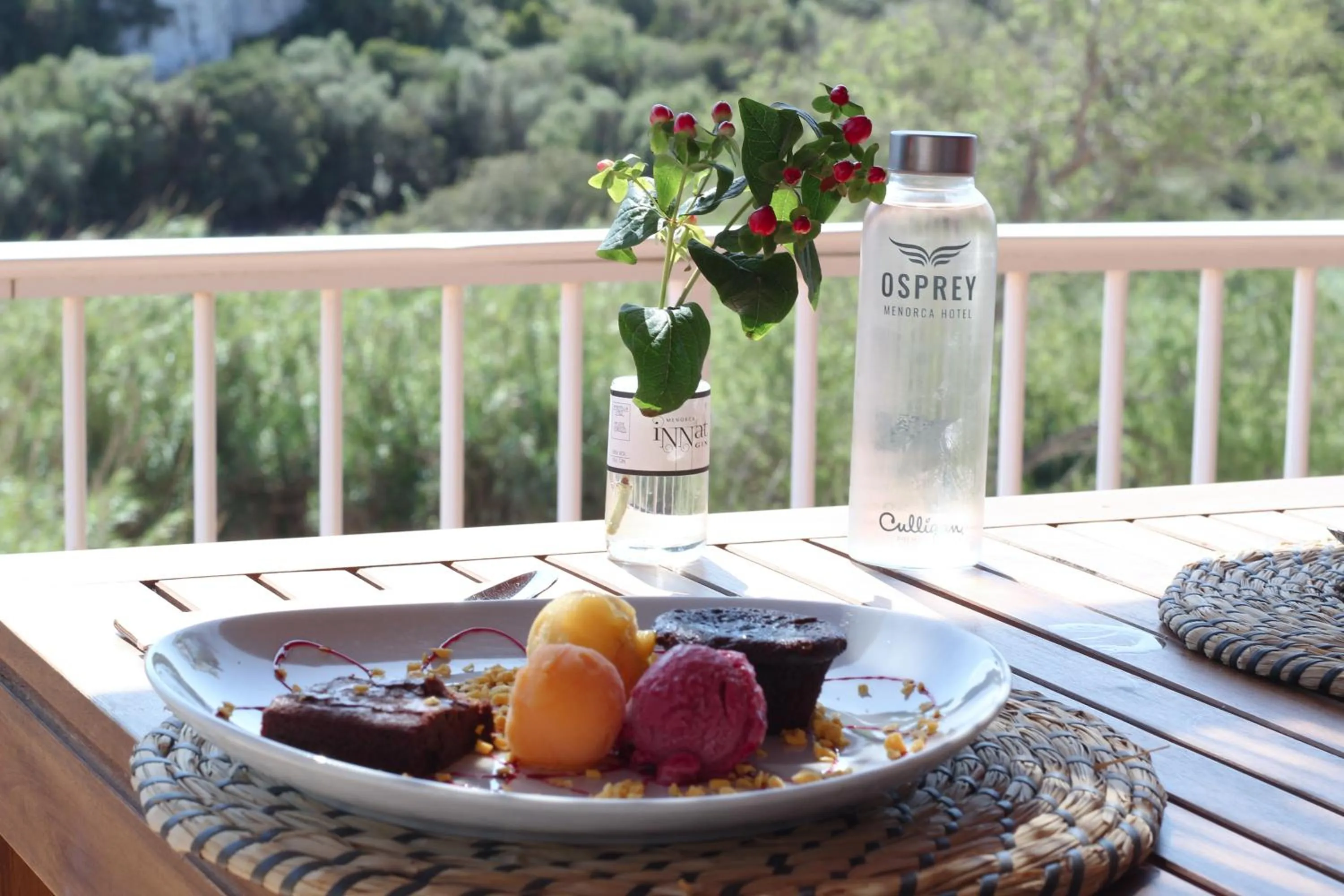 Food and drinks in Osprey Menorca Hotel