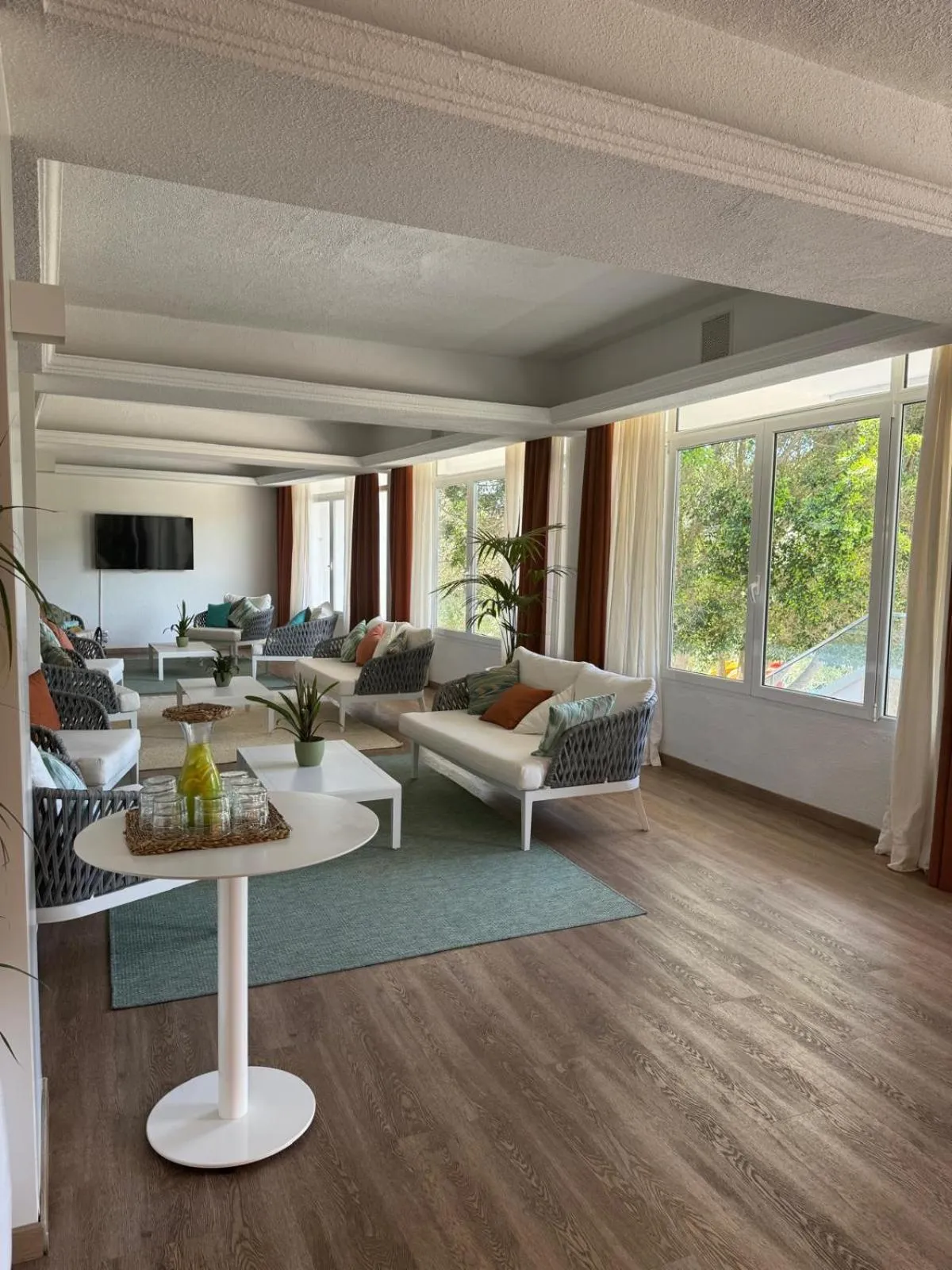 Lobby or reception in Osprey Menorca Hotel