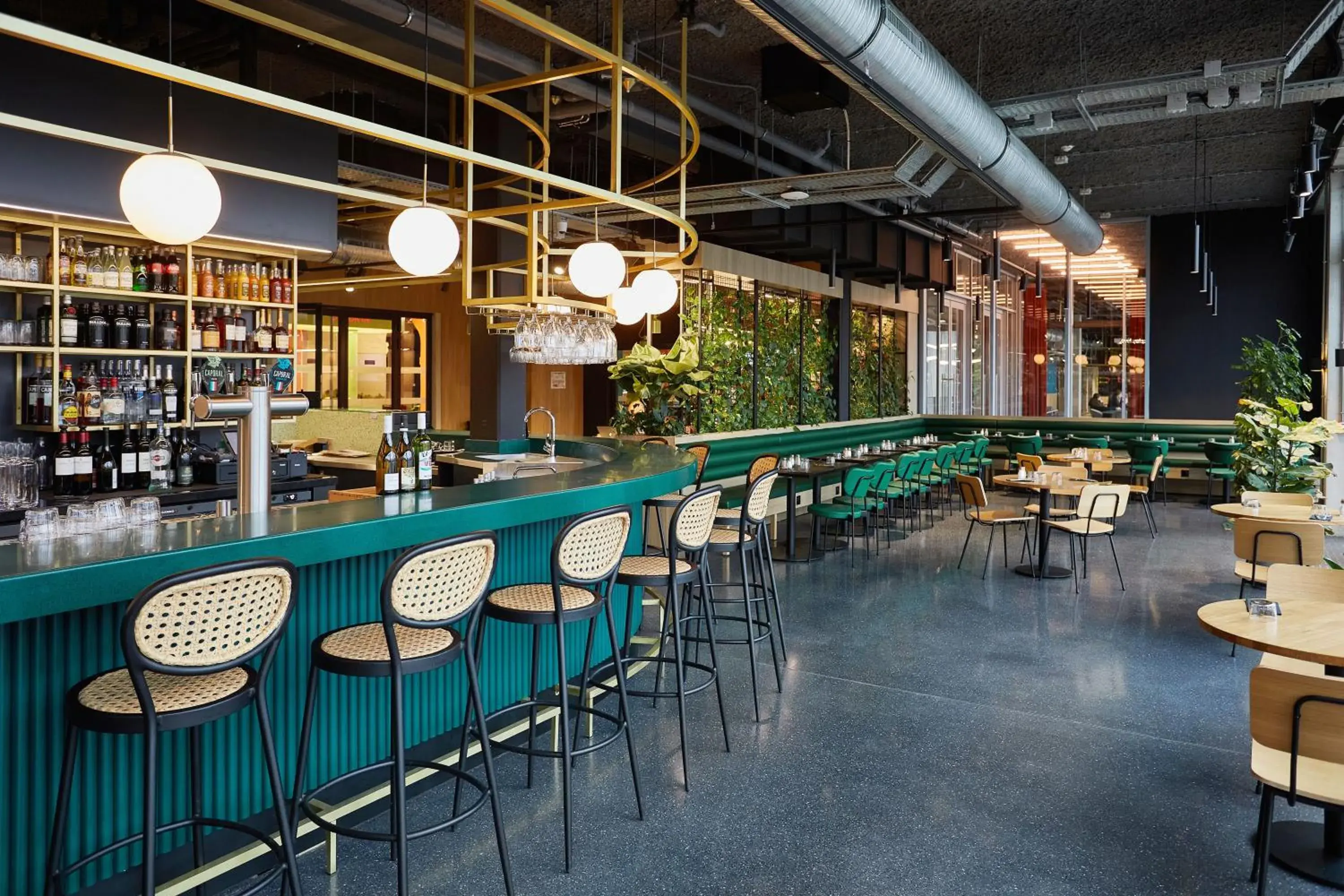 Lounge or bar in The Social Hub Toulouse Lounge or bar in The Social Hub Toulouse