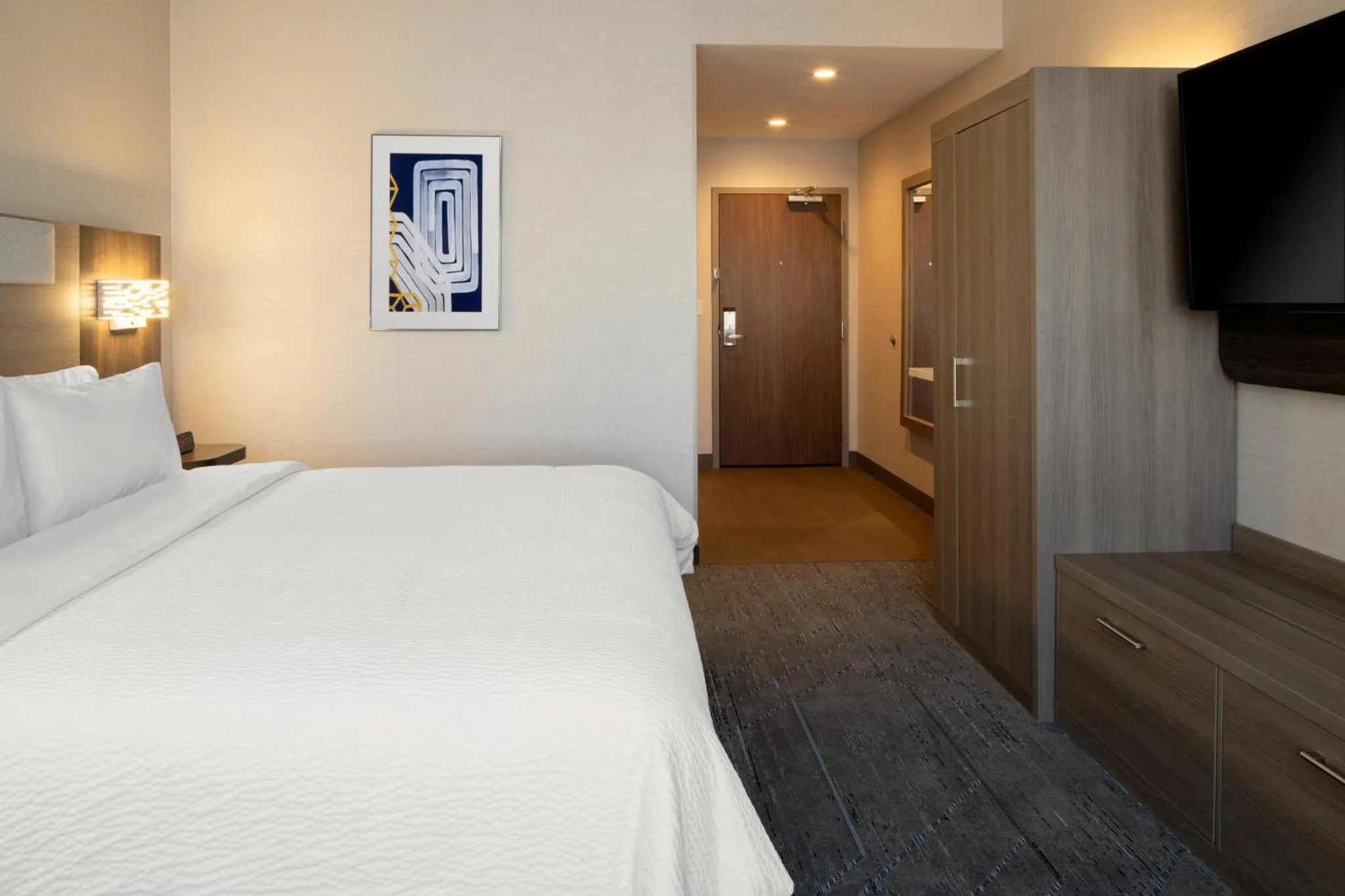 Photo of the whole room, Bed in Holiday Inn Express & Suites - Hollister by IHG