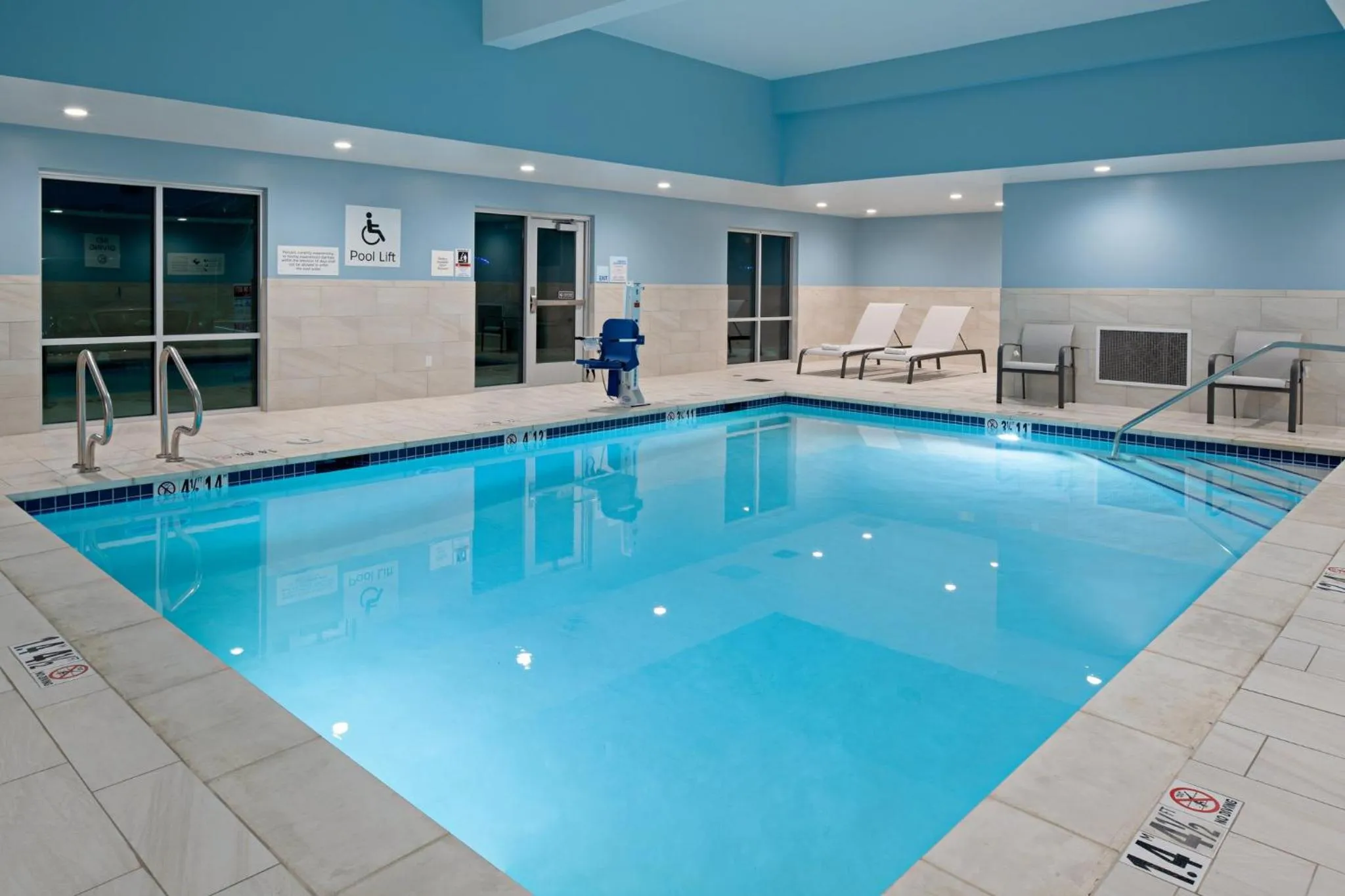 Swimming pool in Holiday Inn Express & Suites - Hollister by IHG