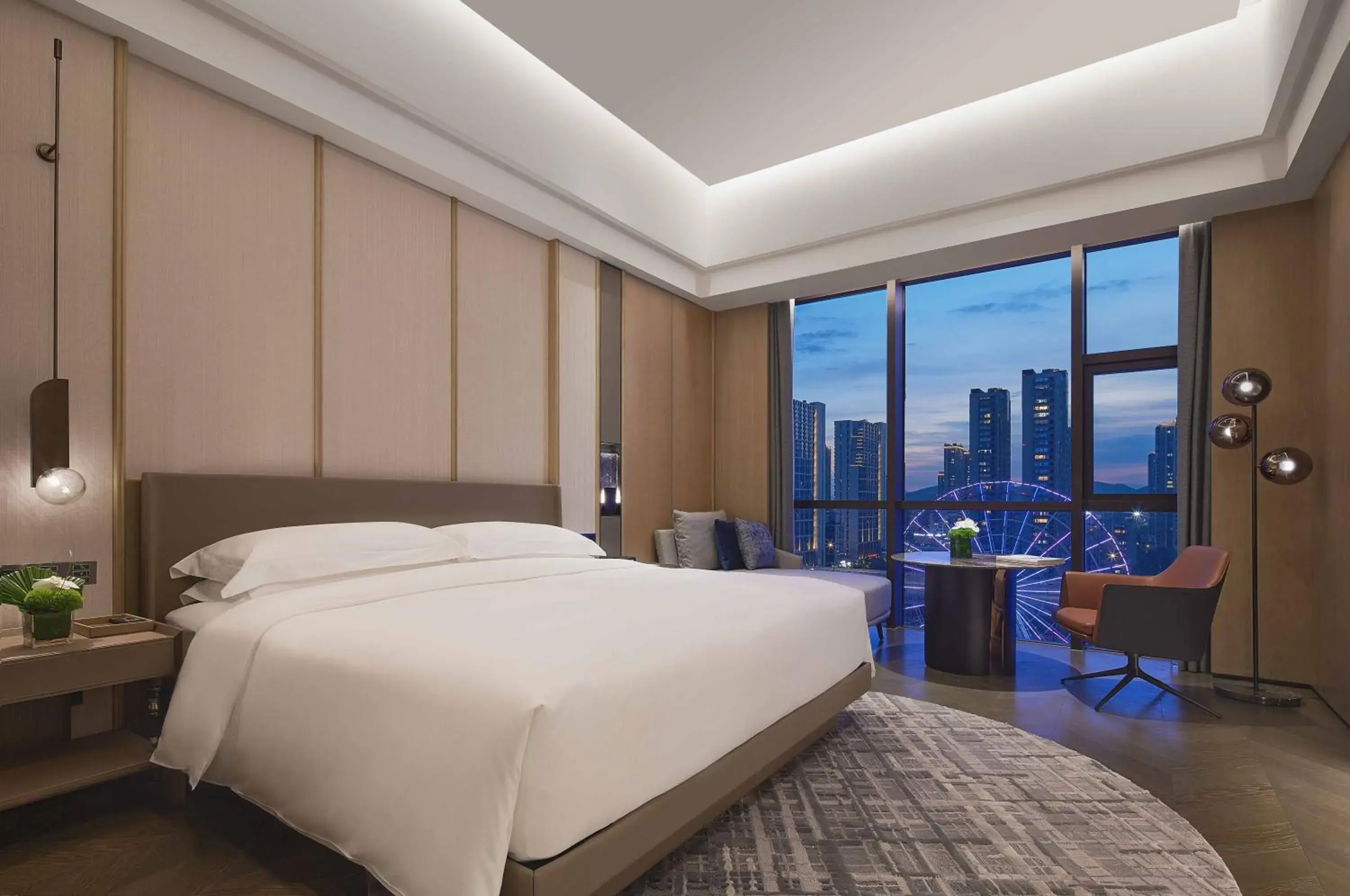 Classic King Room with Ferris Wheel View in InterContinental Hangzhou Liangzhu by IHG Classic King Room with Ferris Wheel View in InterContinental Hangzhou Liangzhu by IHG