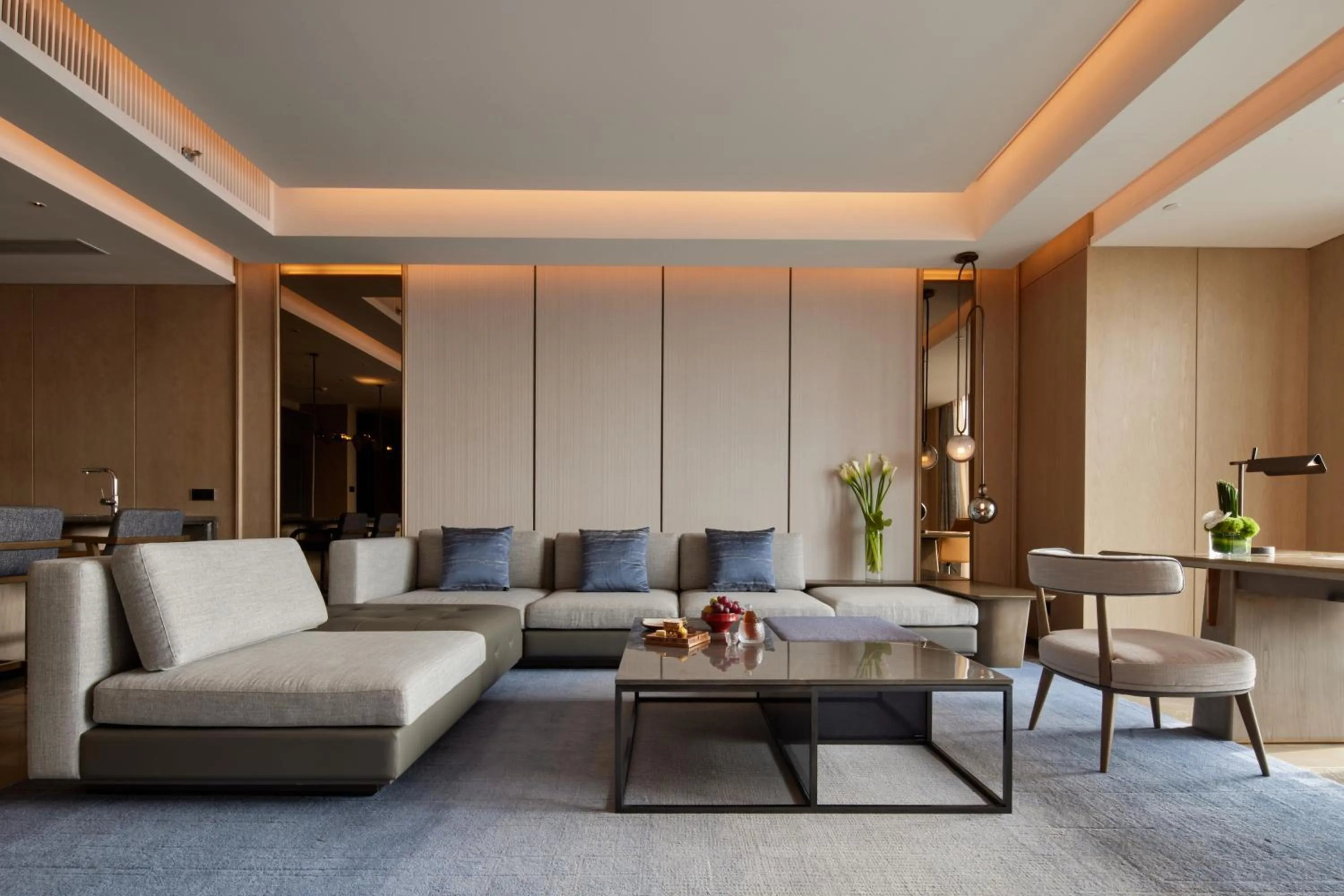 Living room in InterContinental Hangzhou Liangzhu by IHG