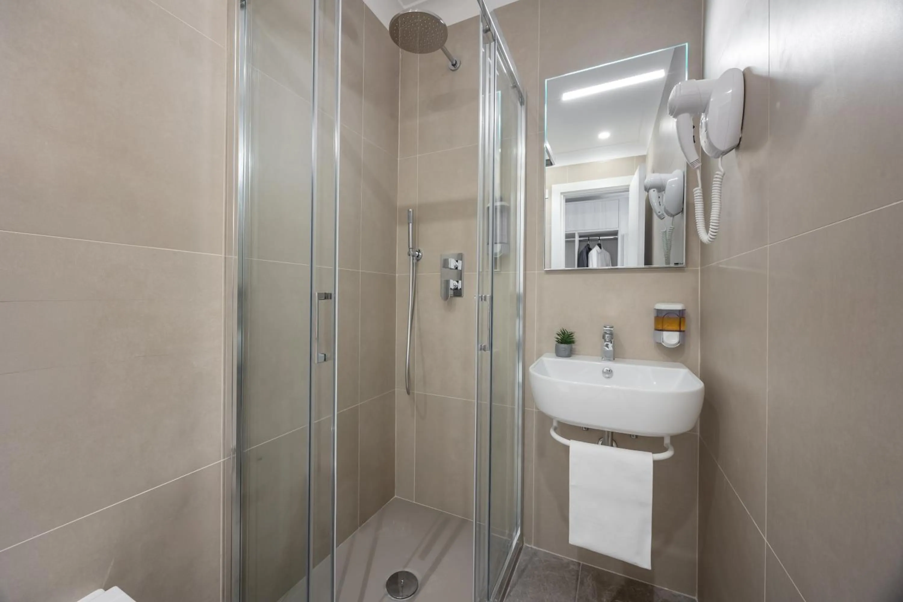 Bathroom in Hotel Astoria Garden