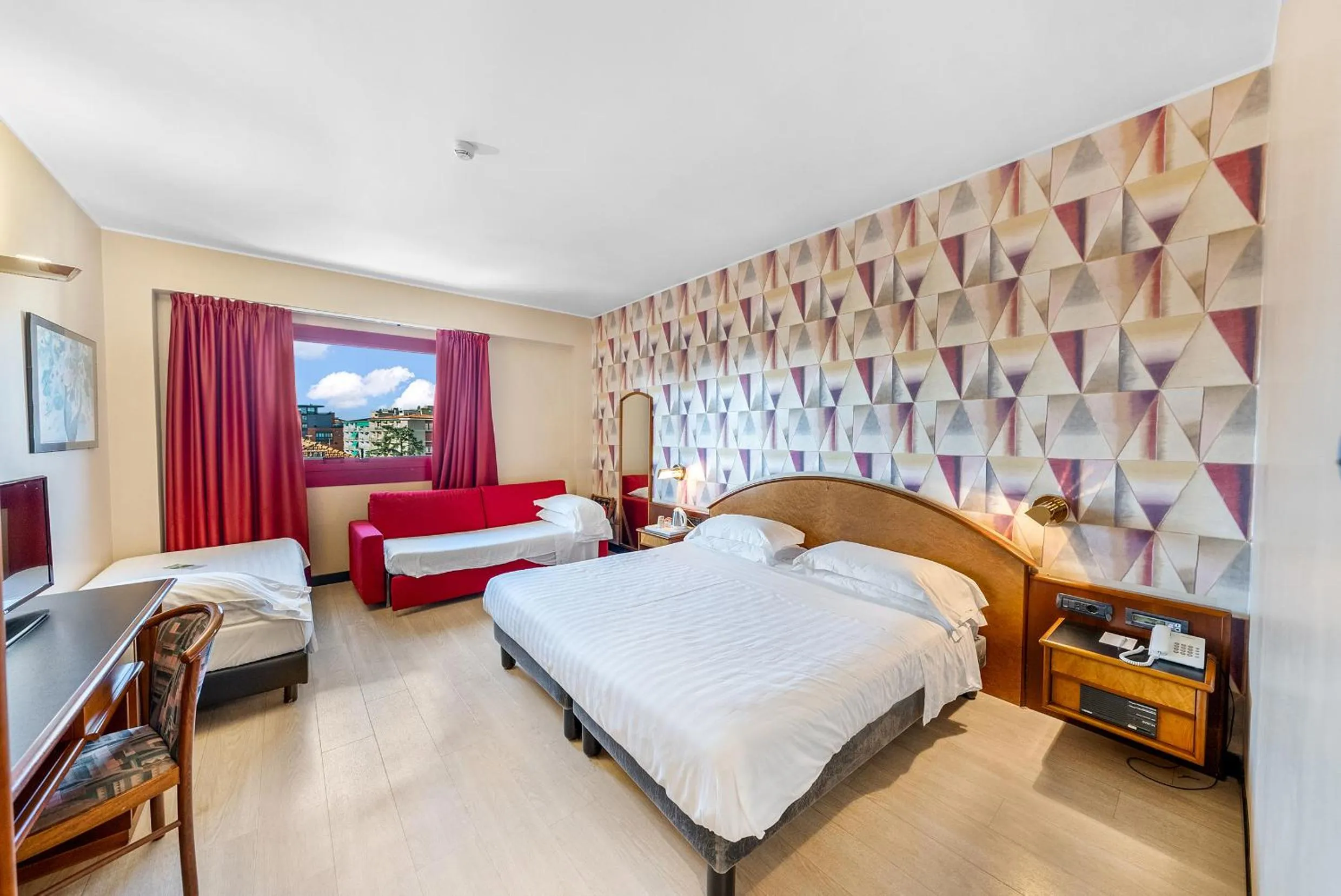 Bedroom, Bed in Abacus Hotel