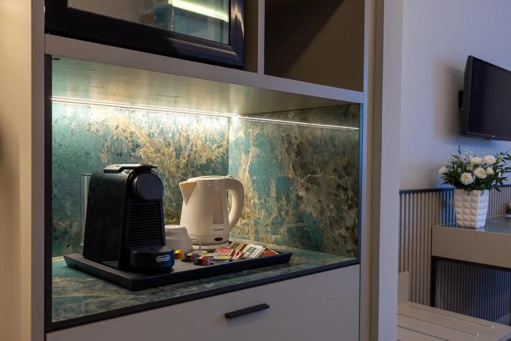 Coffee/tea facilities in Abacus Hotel