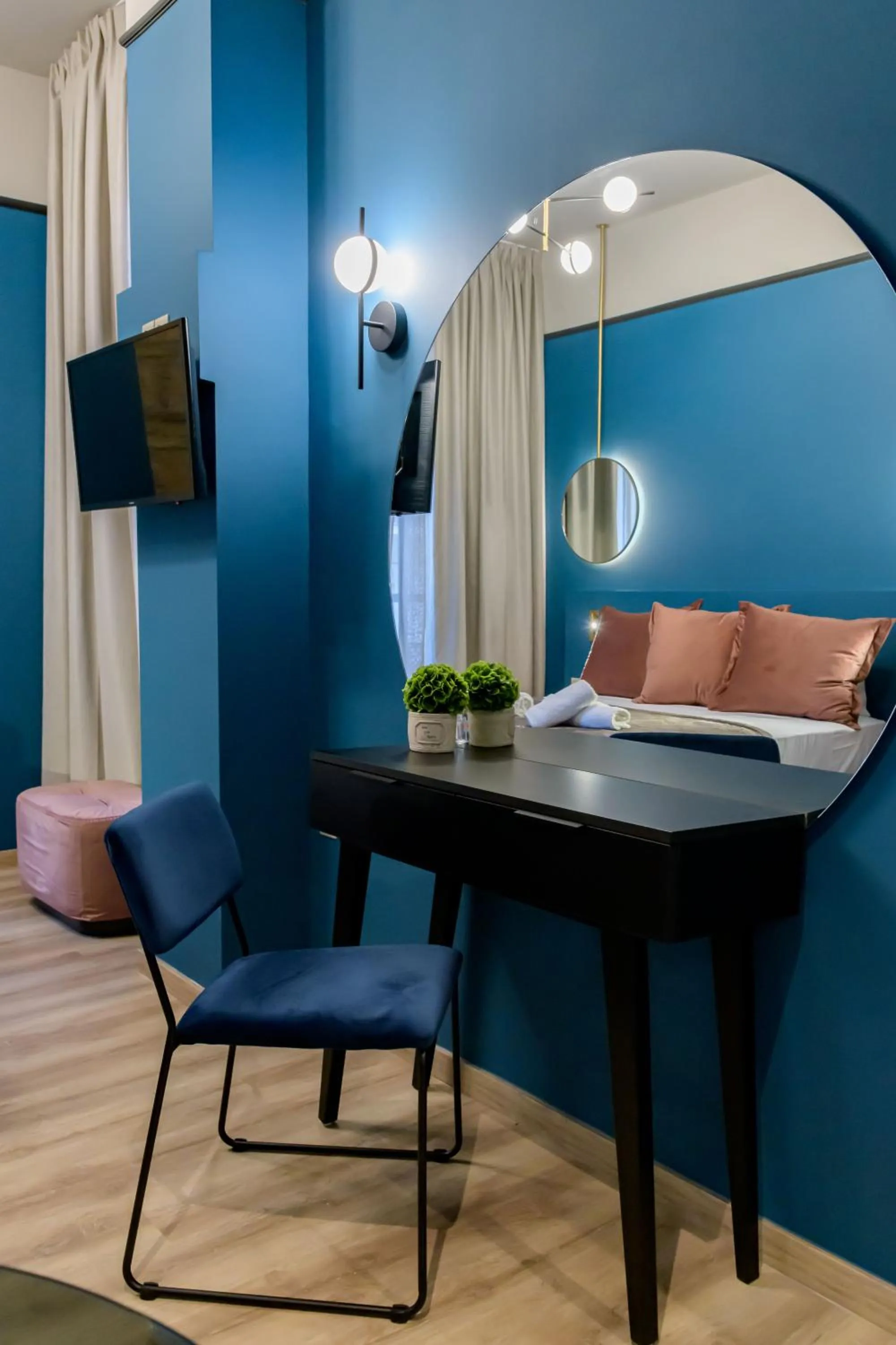 Decorative detail in Urban Tales