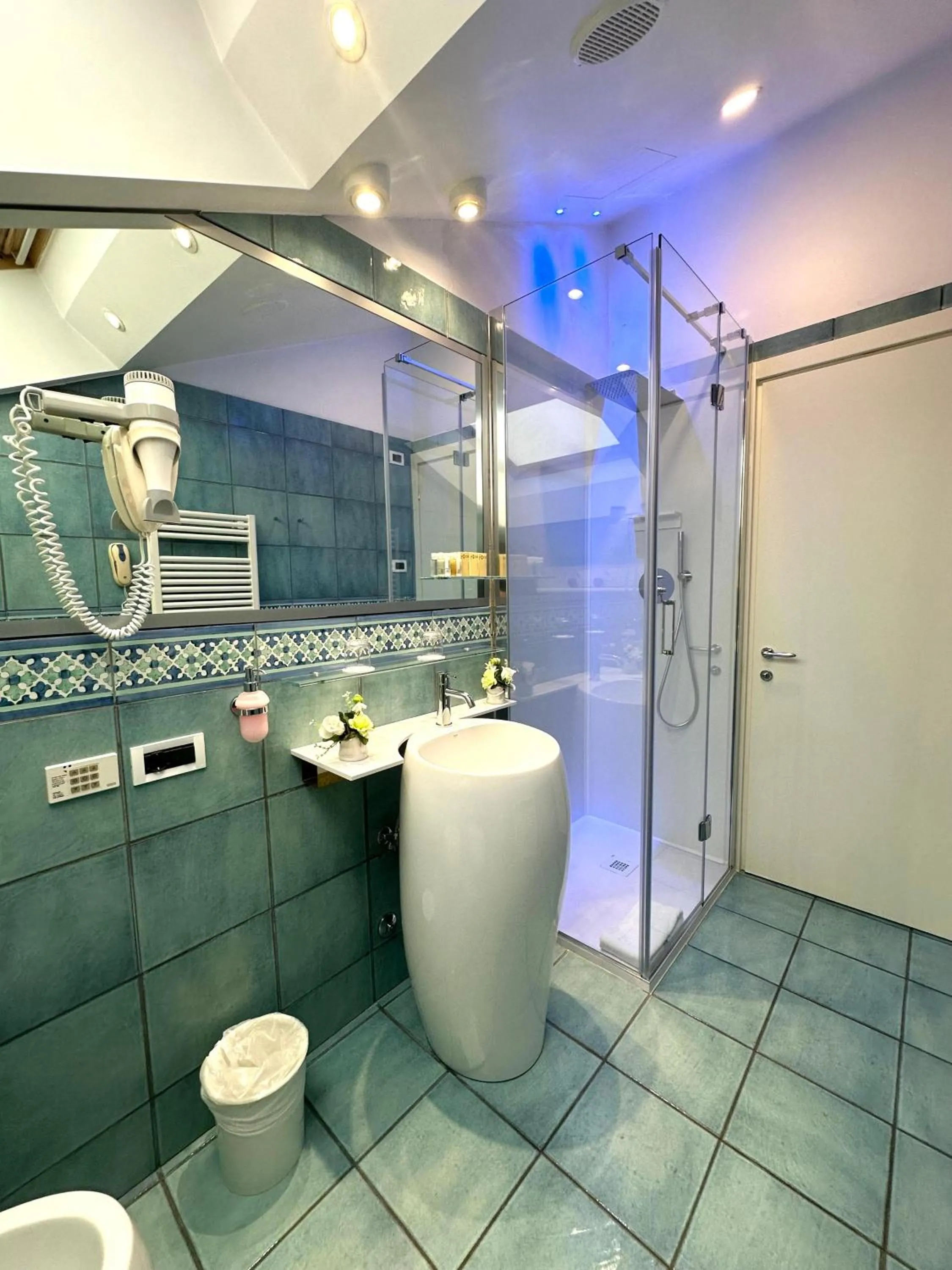 Shower in Club House Hotel