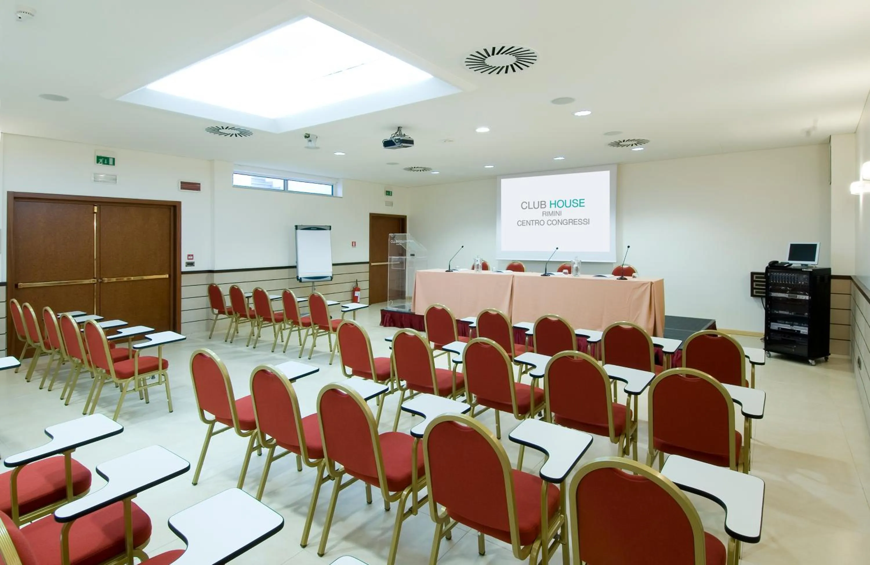 Meeting/conference room in Club House Hotel