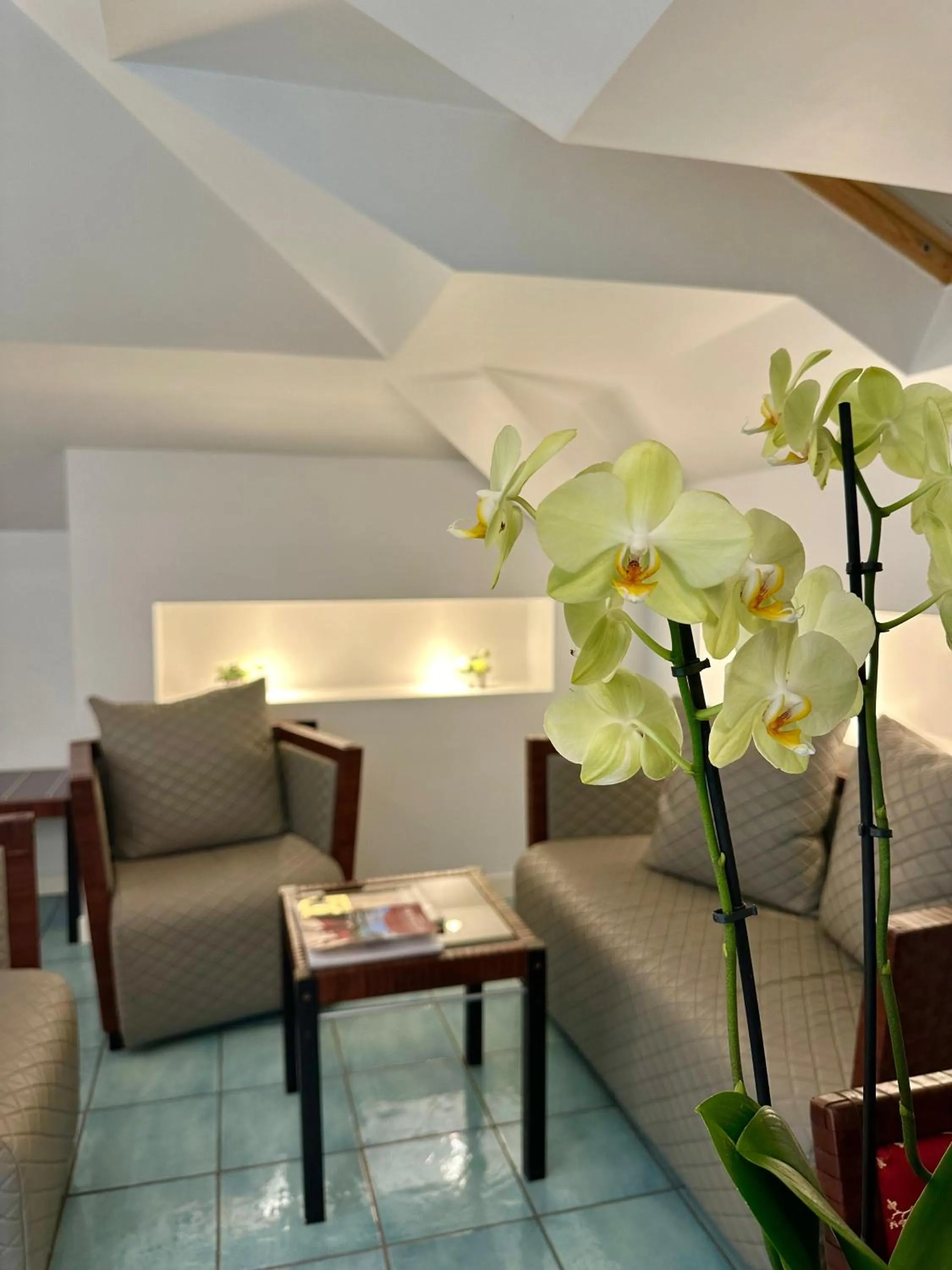 Living room in Club House Hotel