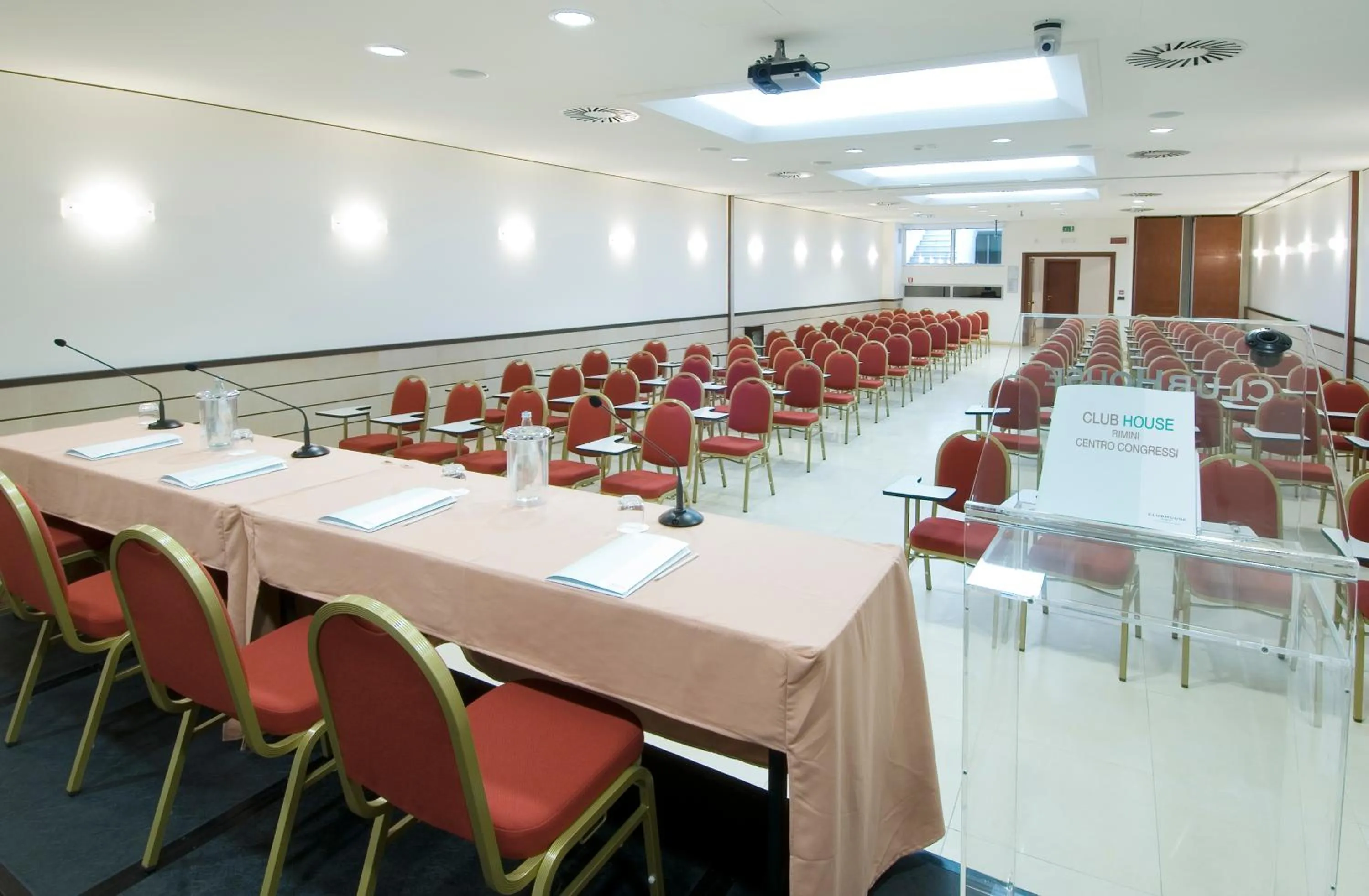 Meeting/conference room in Club House Hotel