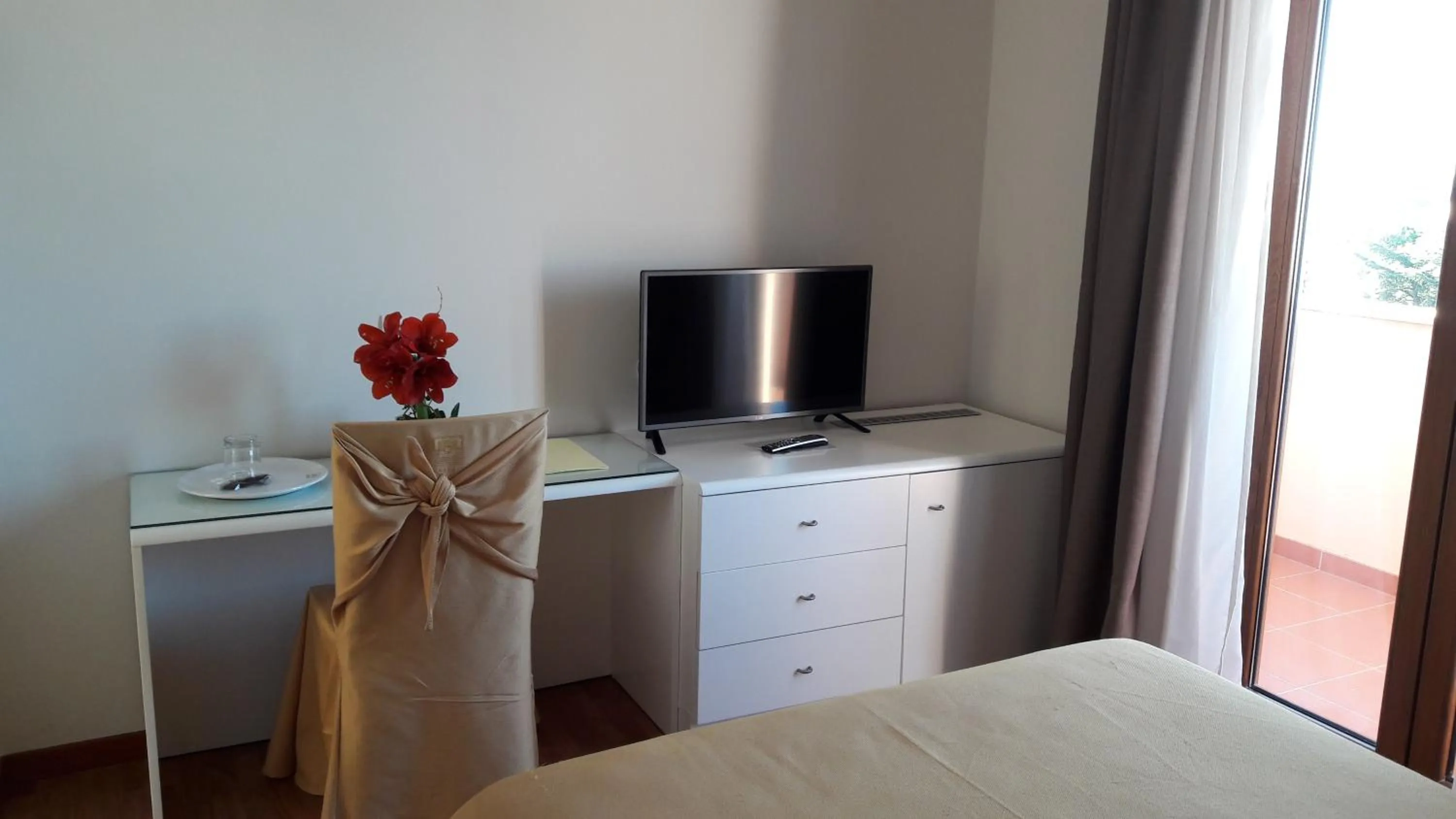 Seating area, Bed in Park Hotel San Michele