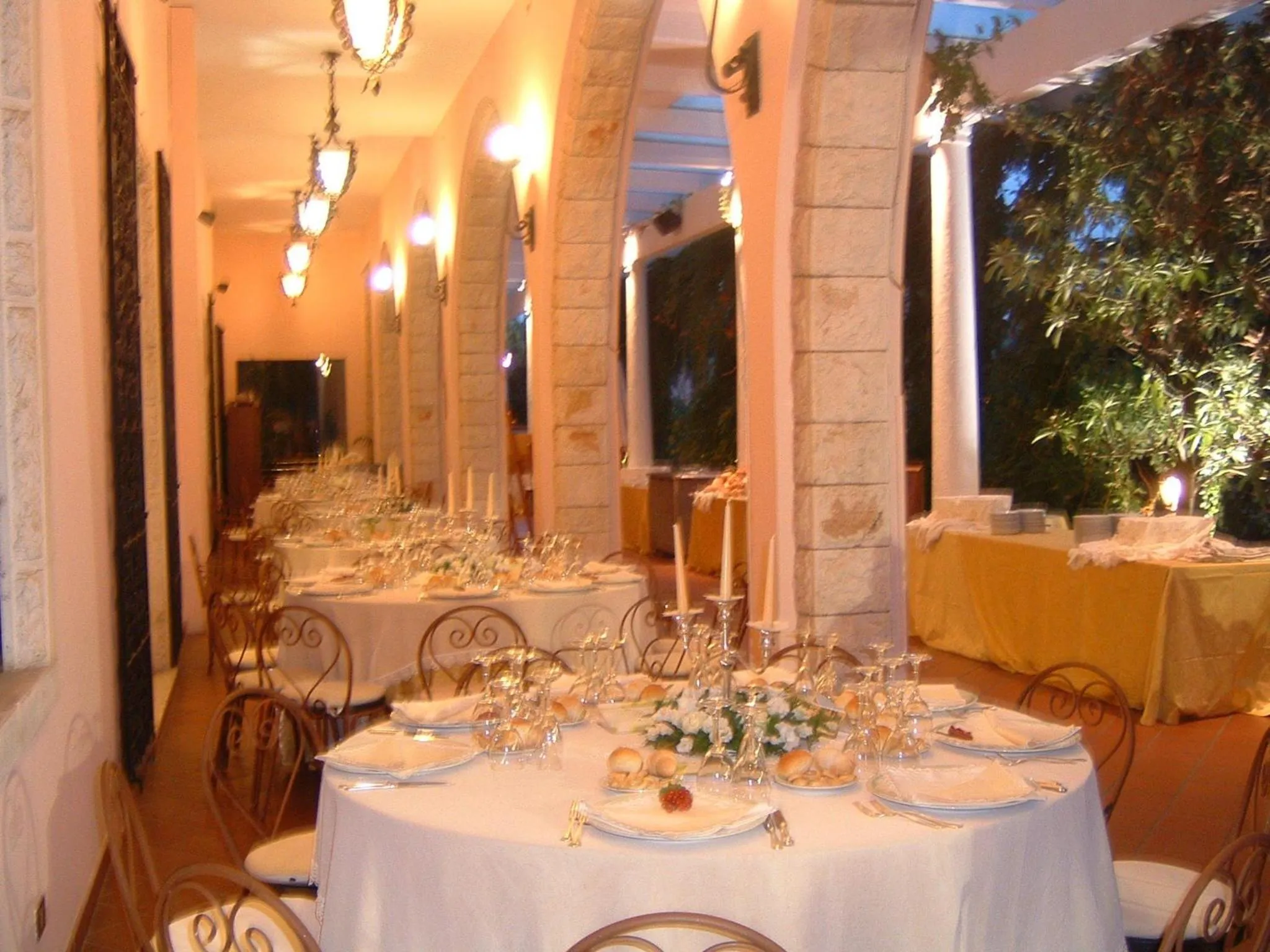 Restaurant/places to eat in Park Hotel San Michele