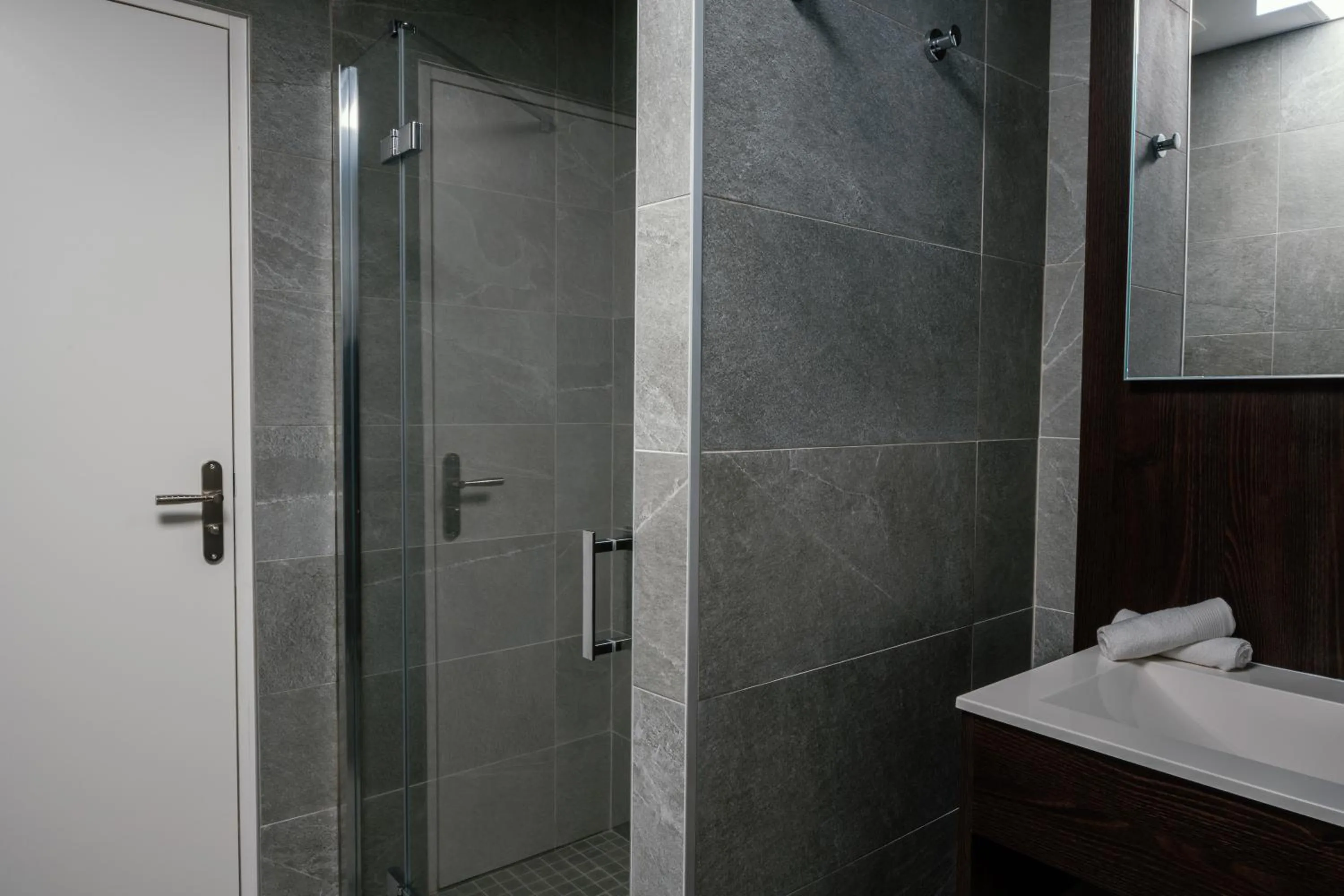 Bathroom in Cottages de France CDG