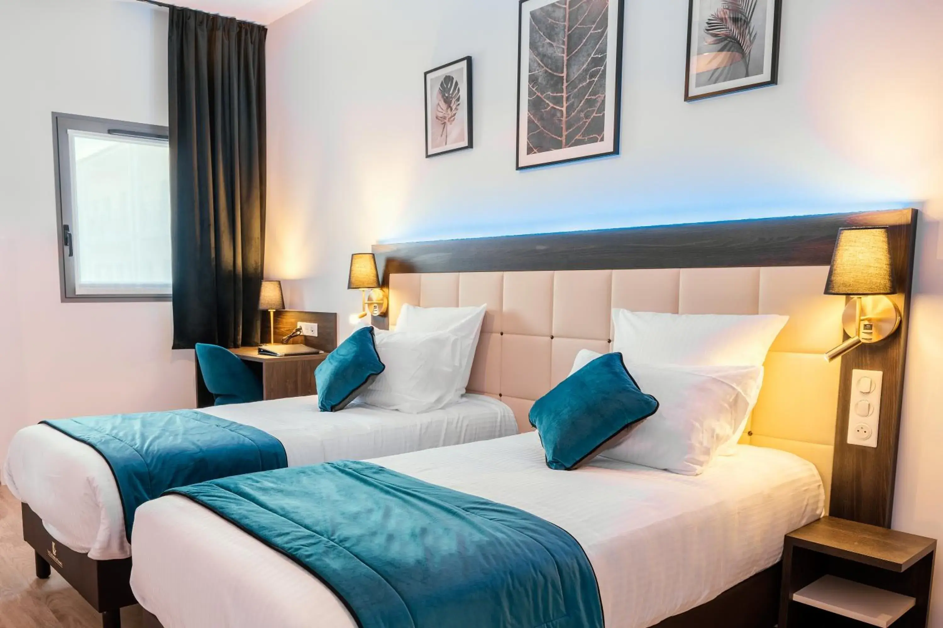 Superior Twin Room in Cottages de France CDG Superior Twin Room in Cottages de France CDG