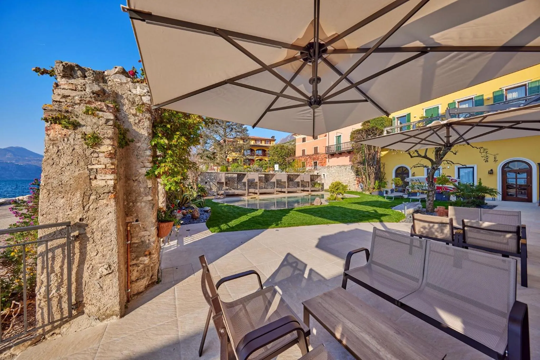 Garden in Lake Front Hotel Brenzone