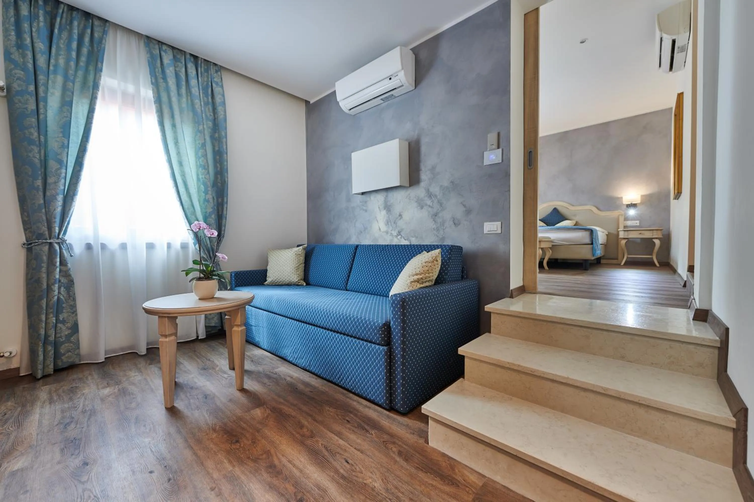 Living room in Lake Front Hotel Brenzone